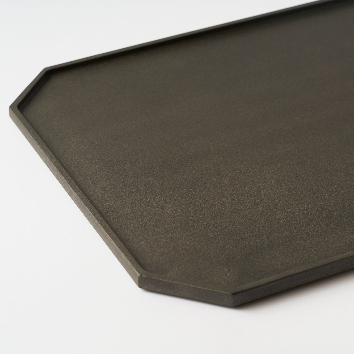 Sumikiri Tray / Takao Togashi