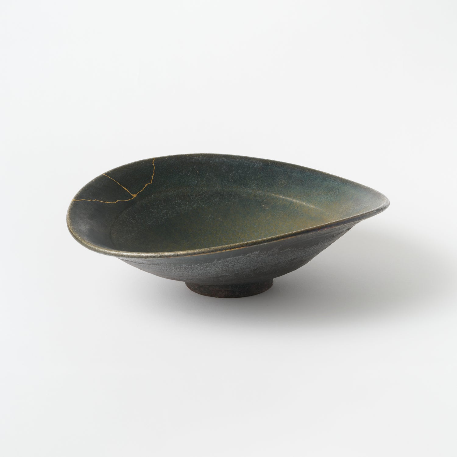 30cm Kuro Arita Bowl (Kintsugi) / Eijiro Tokunaga
