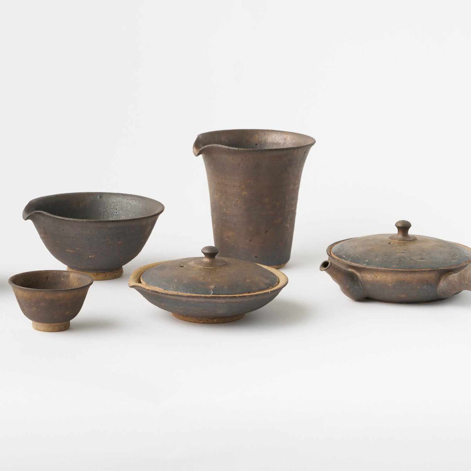 Tea Pitcher (Black with Gold) / Junzo Maekawa