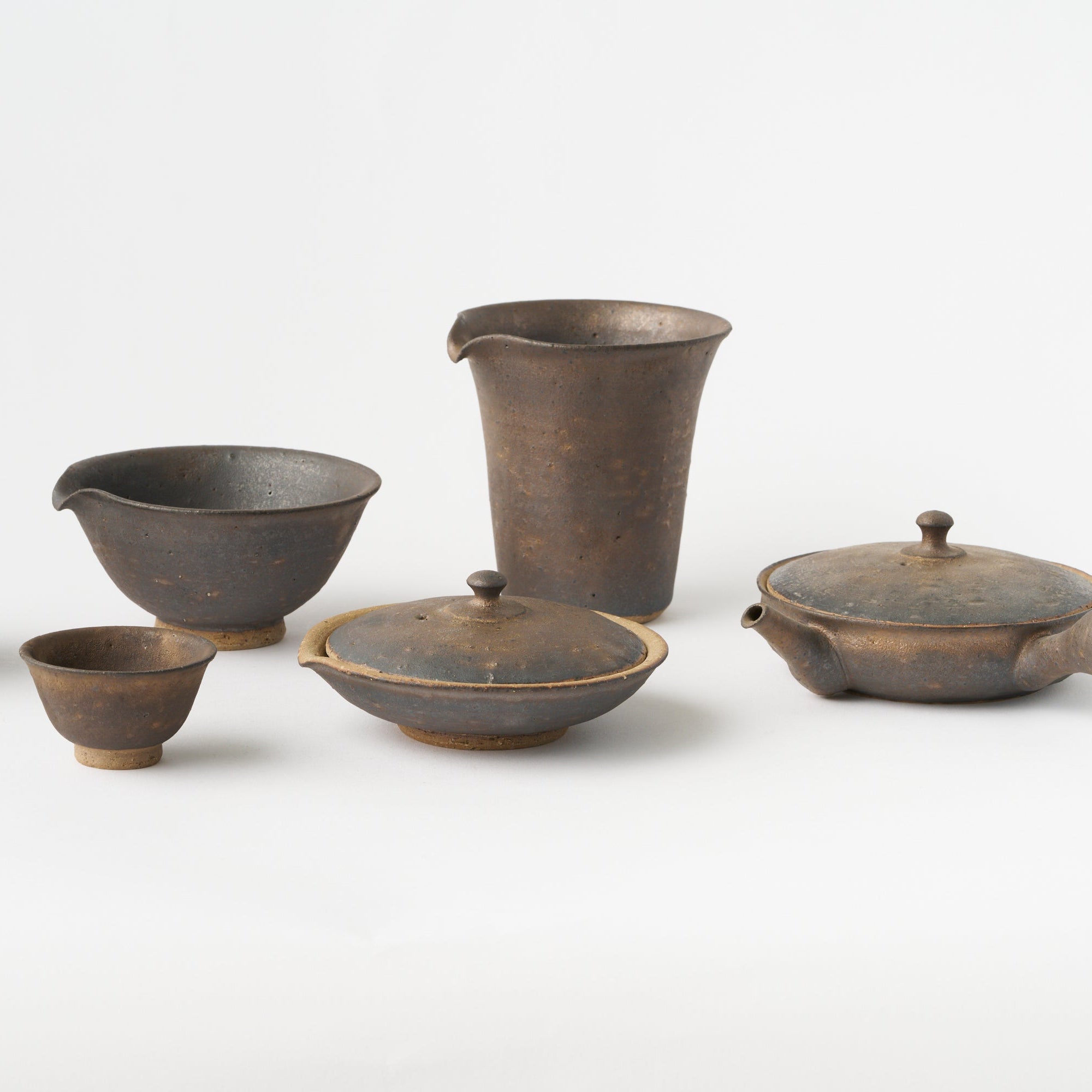 Tea Pitcher (Black with Gold) / Junzo Maekawa