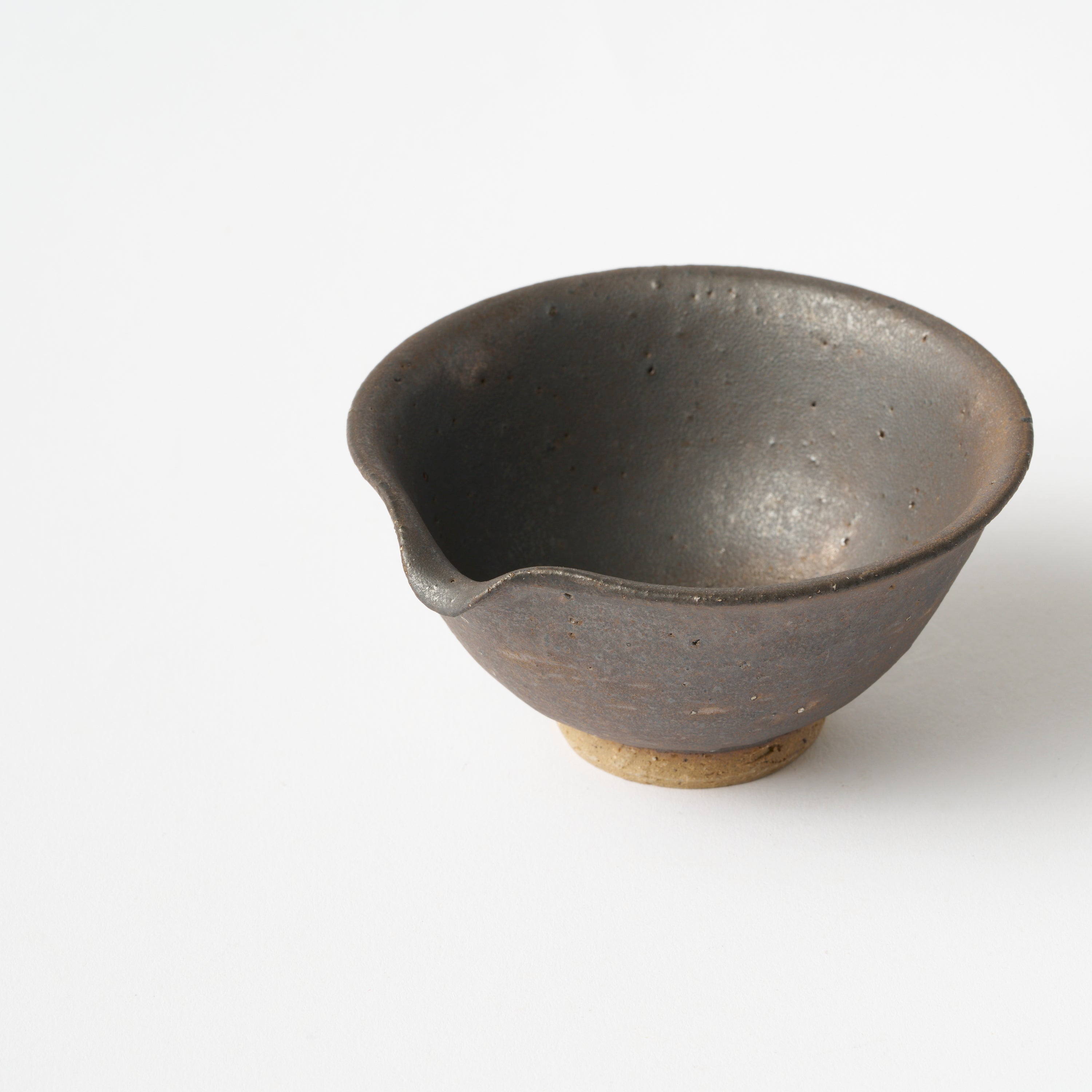 Water Cooler (Black with Gold) / Junzo Maekawa