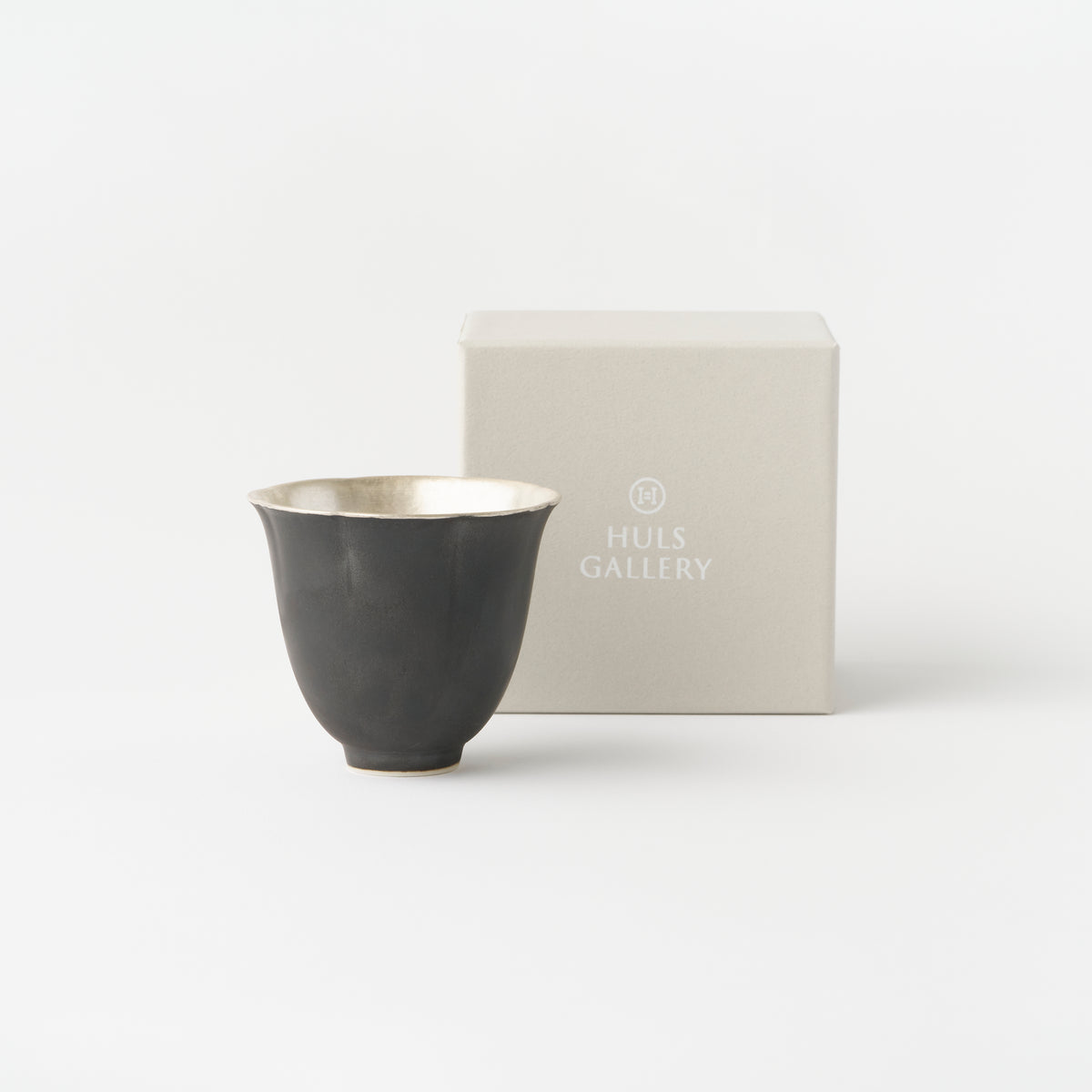 Rinka Tea Cup / Black Glaze-Inner Ginsai