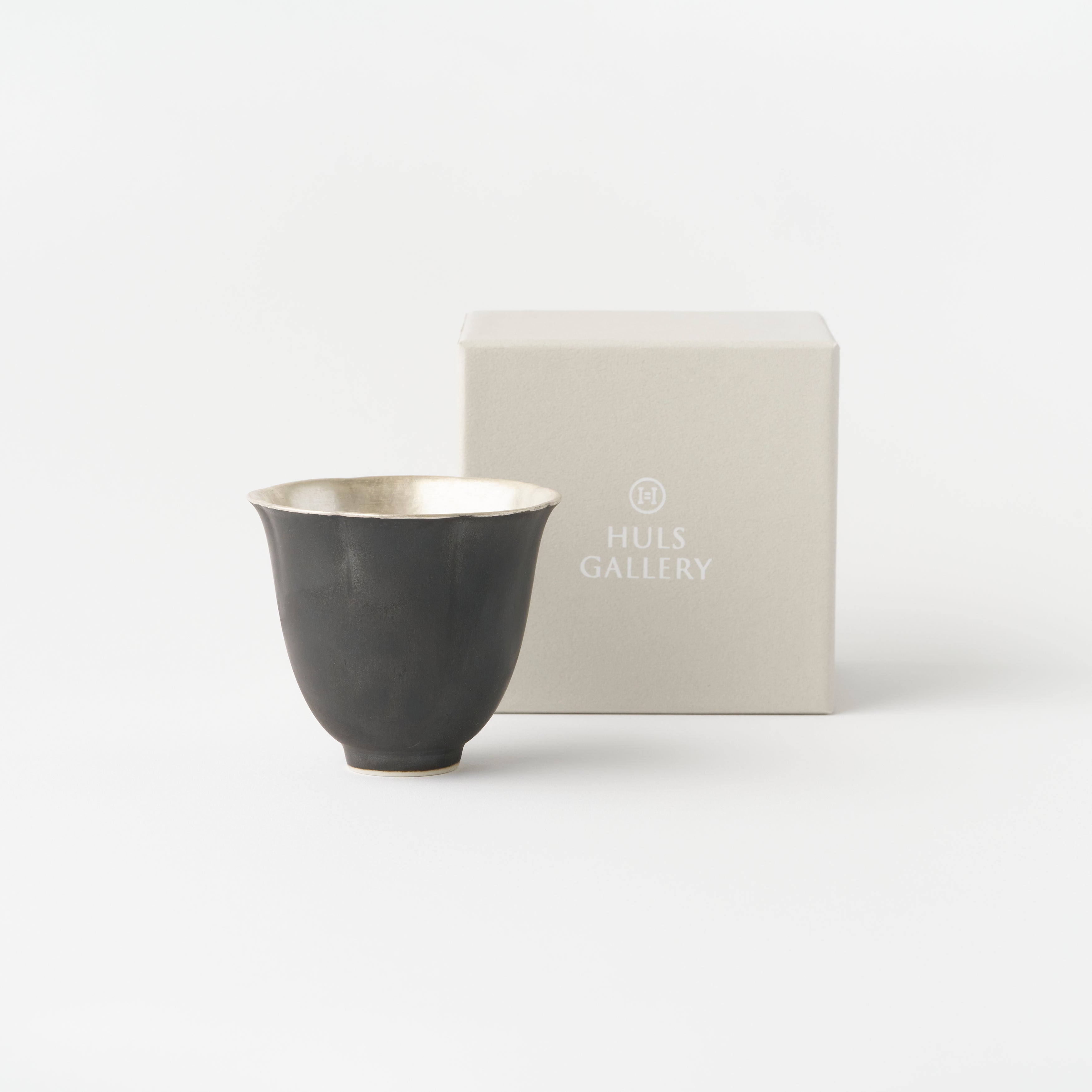 Rinka Tea Cup / Black Glaze-Inner Ginsai