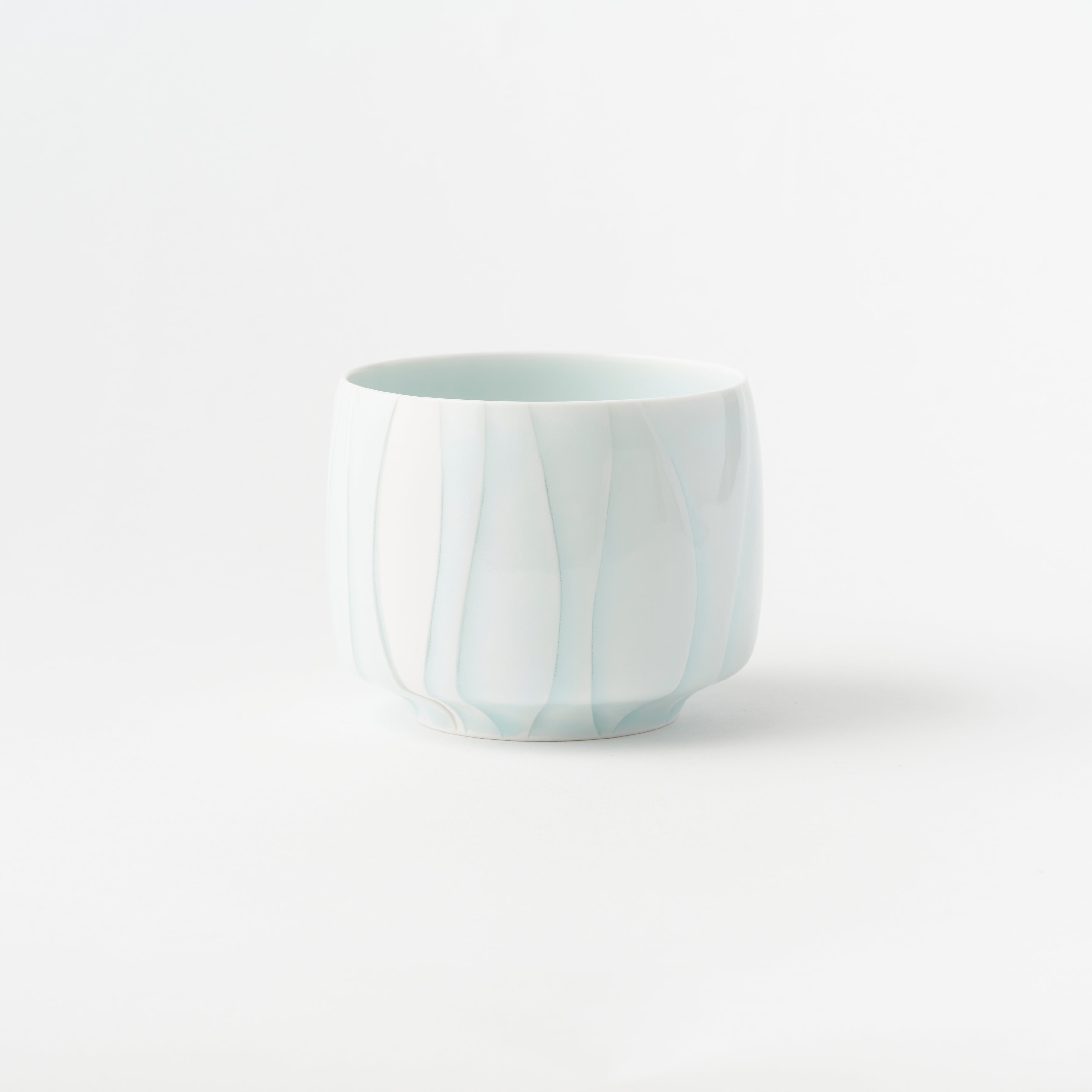 Swayed Carving "Hana" / Hiroshi Taruta