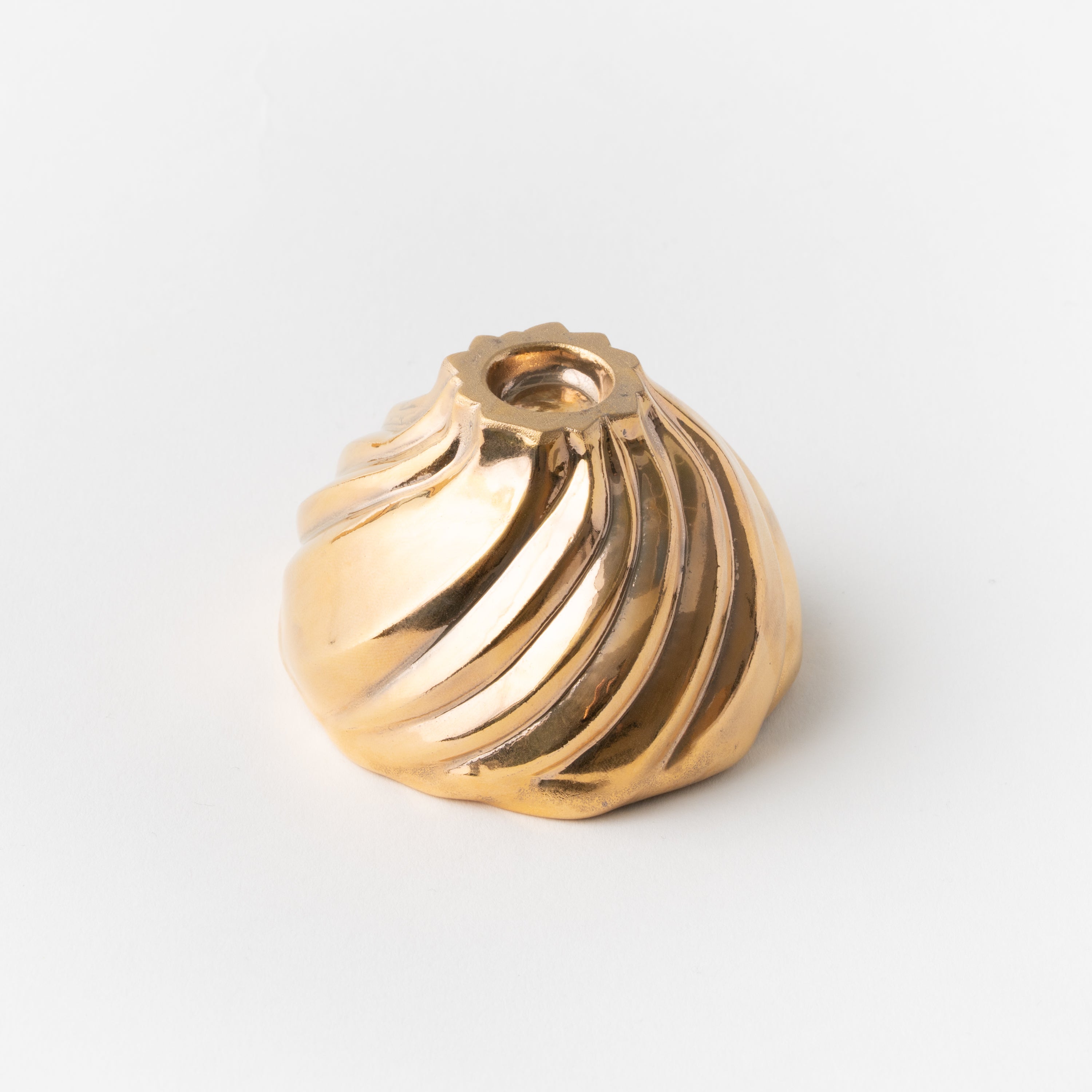 No. 54 Gold Sake Cup / Nami Takahashi