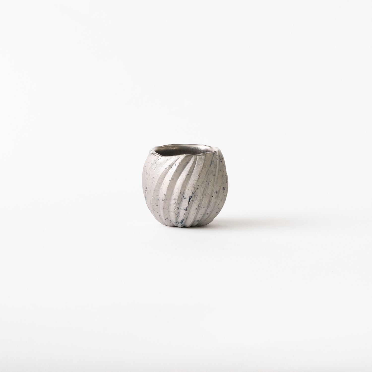 Platinum Sake Cup No.5 / Nami Takahashi