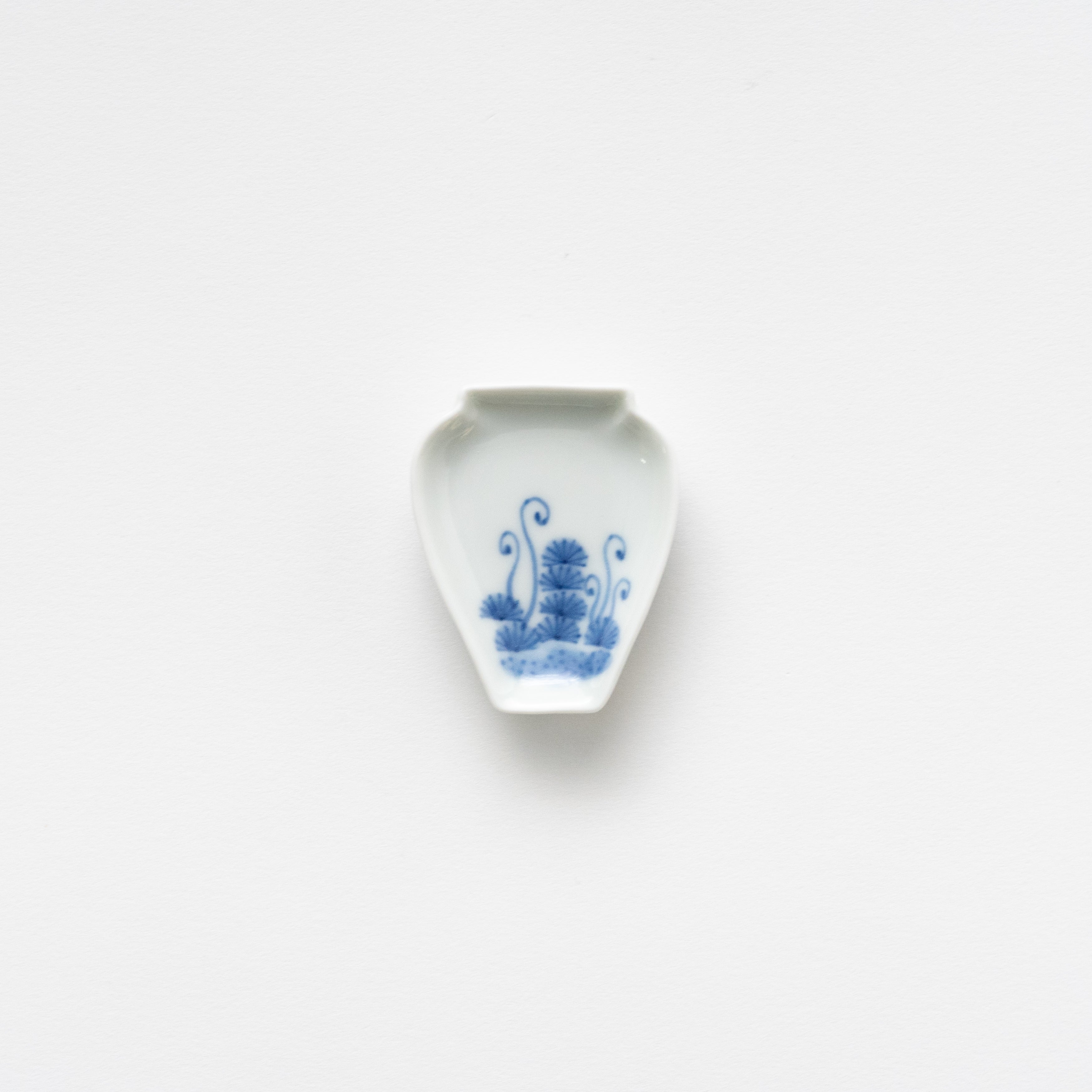 Mamezara / Jug-shaped Fern