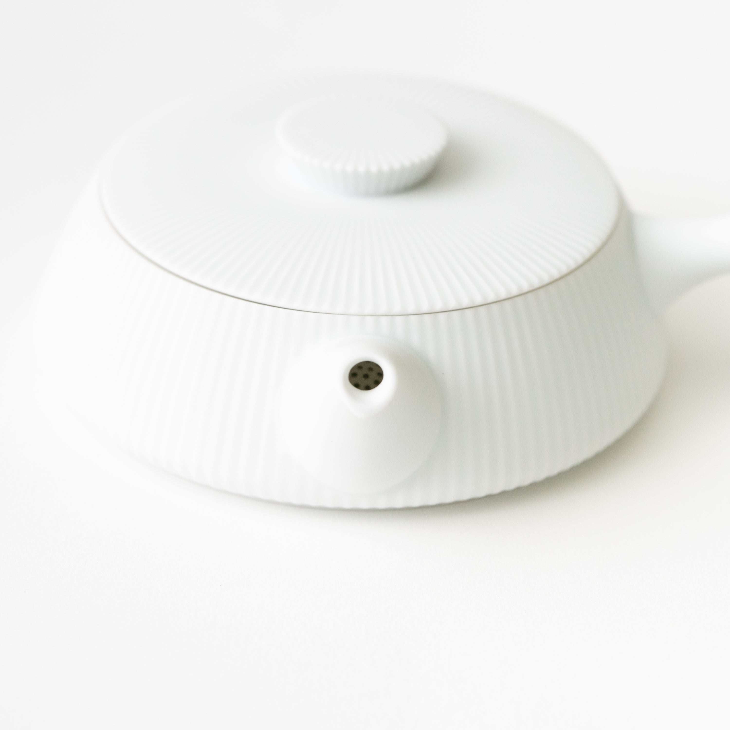 Shinogi Tea Pot / Matte White