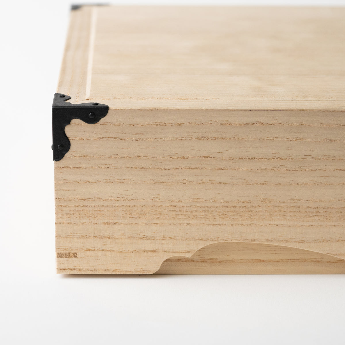 Echizen Sake Cup Cabinet