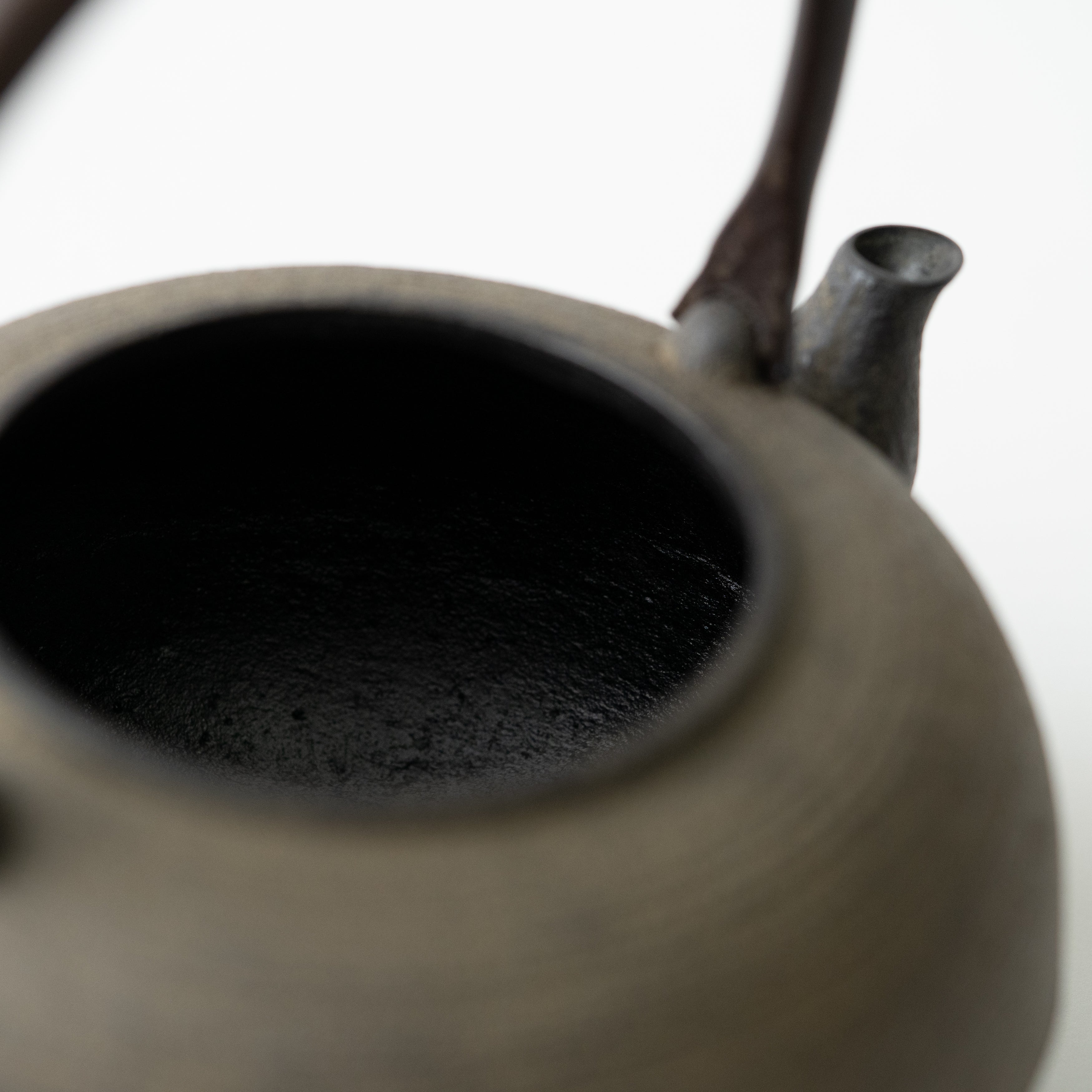 Iron Kettle / Brushed