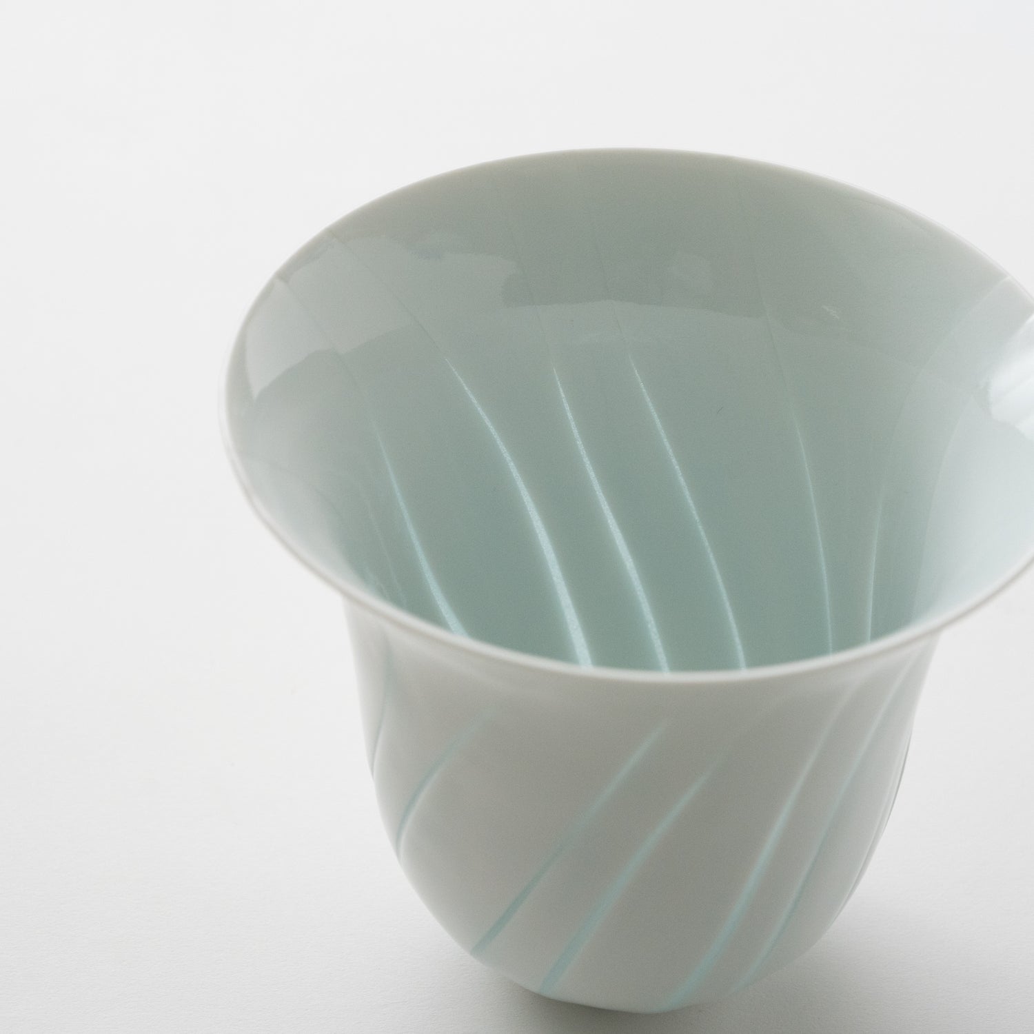 Dressed in the Light Vessel / Hiroshi Taruta