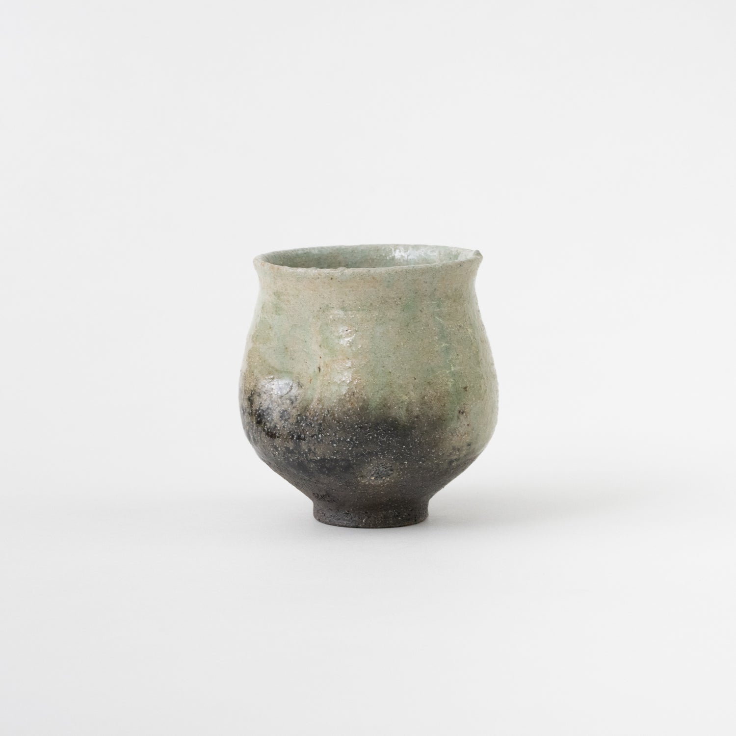 Ash Glaze Tea Cup (A) / Eijiro Tokunaga