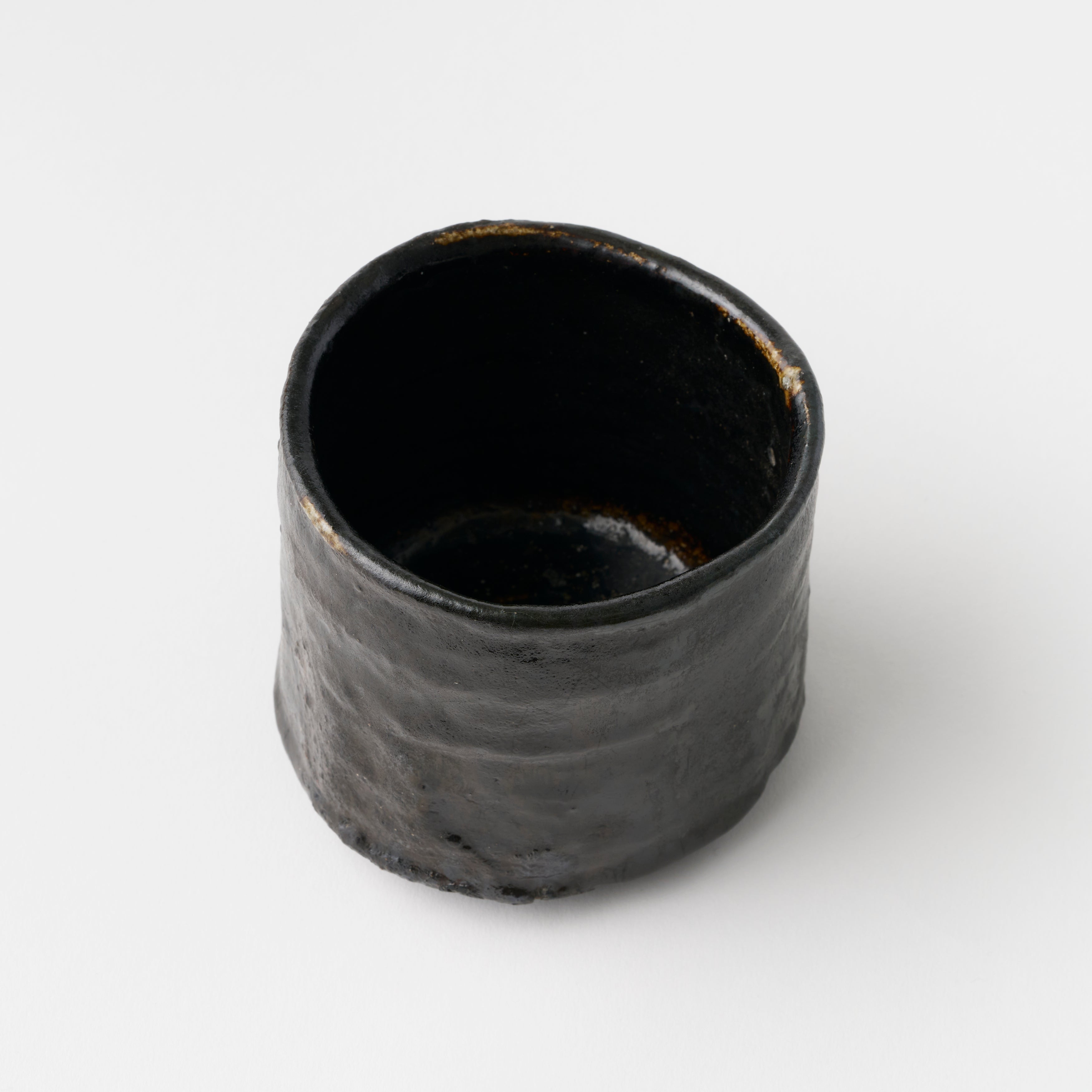 Hikidashi-guro Tea Bowl / Ryotaro Kato