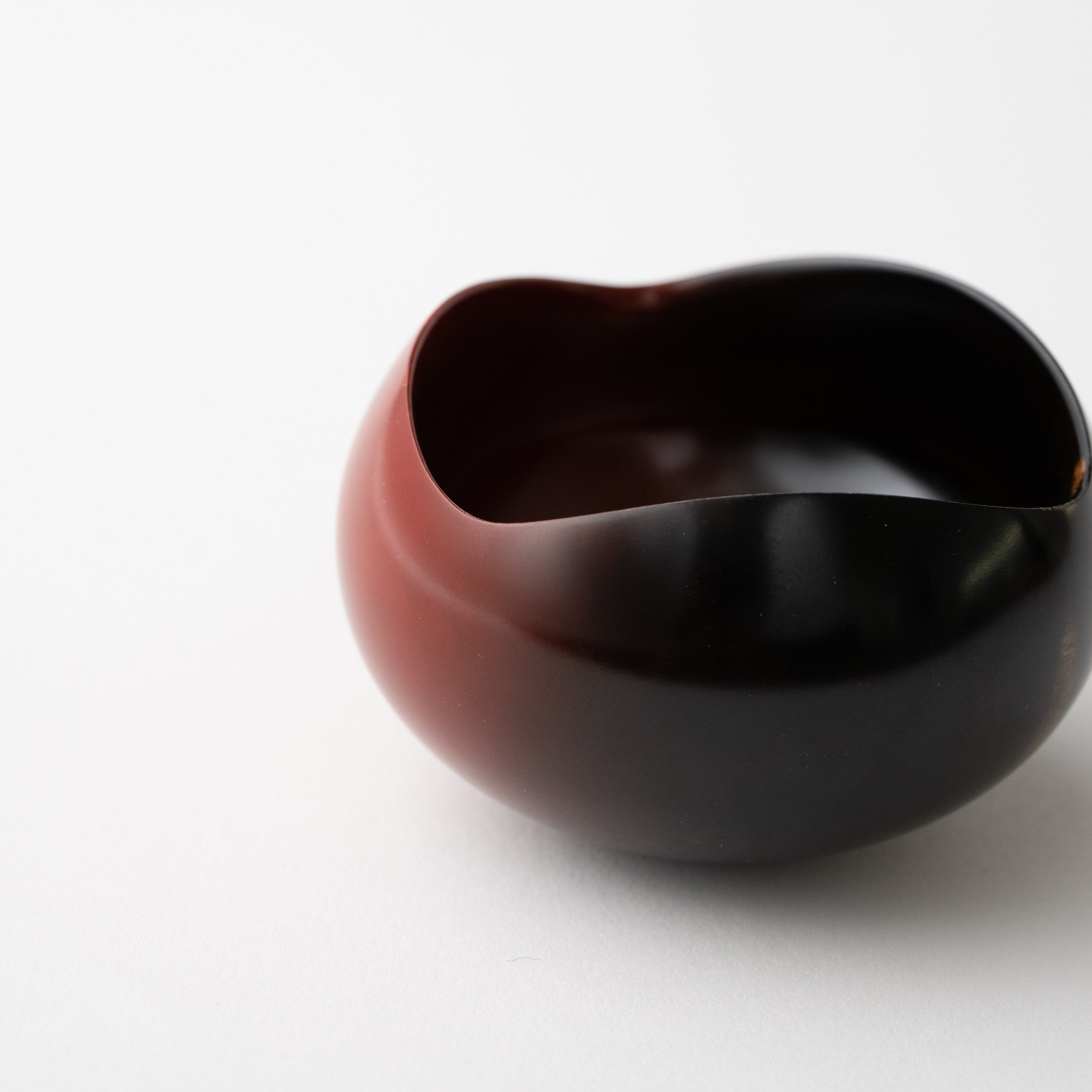 Swing Sake Cup (Akebono) / Eiko Tanaka