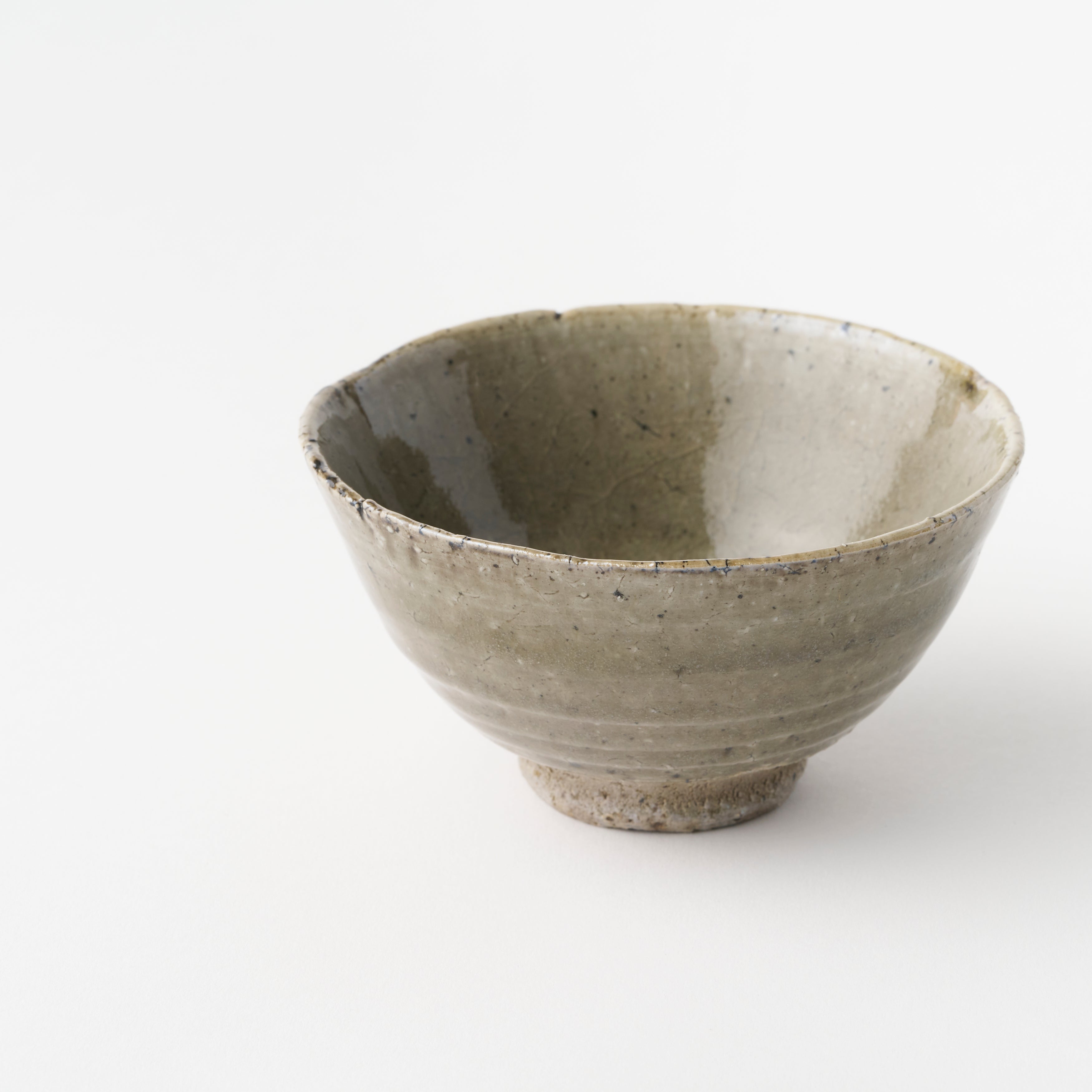 Feldspar Glaze Tea Bowl / Taki Nakazato