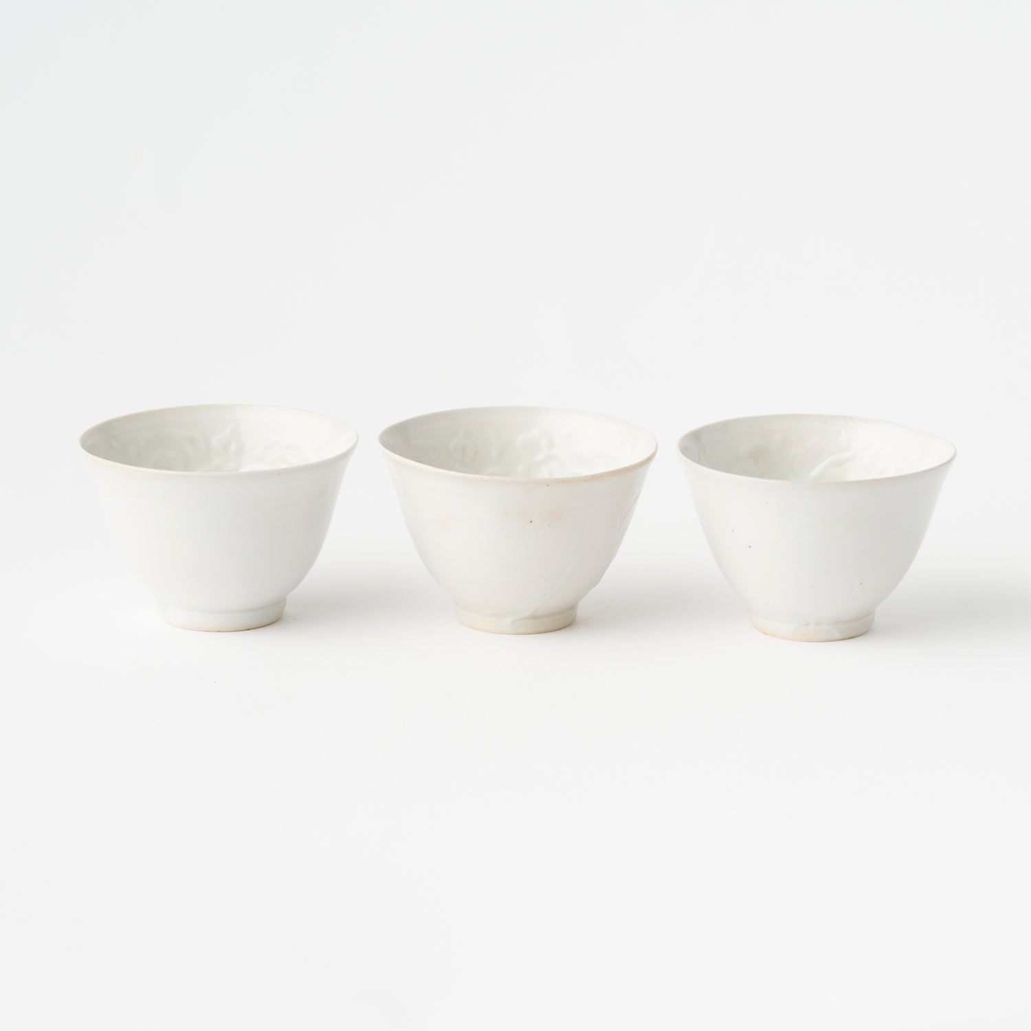 White Porcelain Katauchi Karakusa Sake/Tea Cup