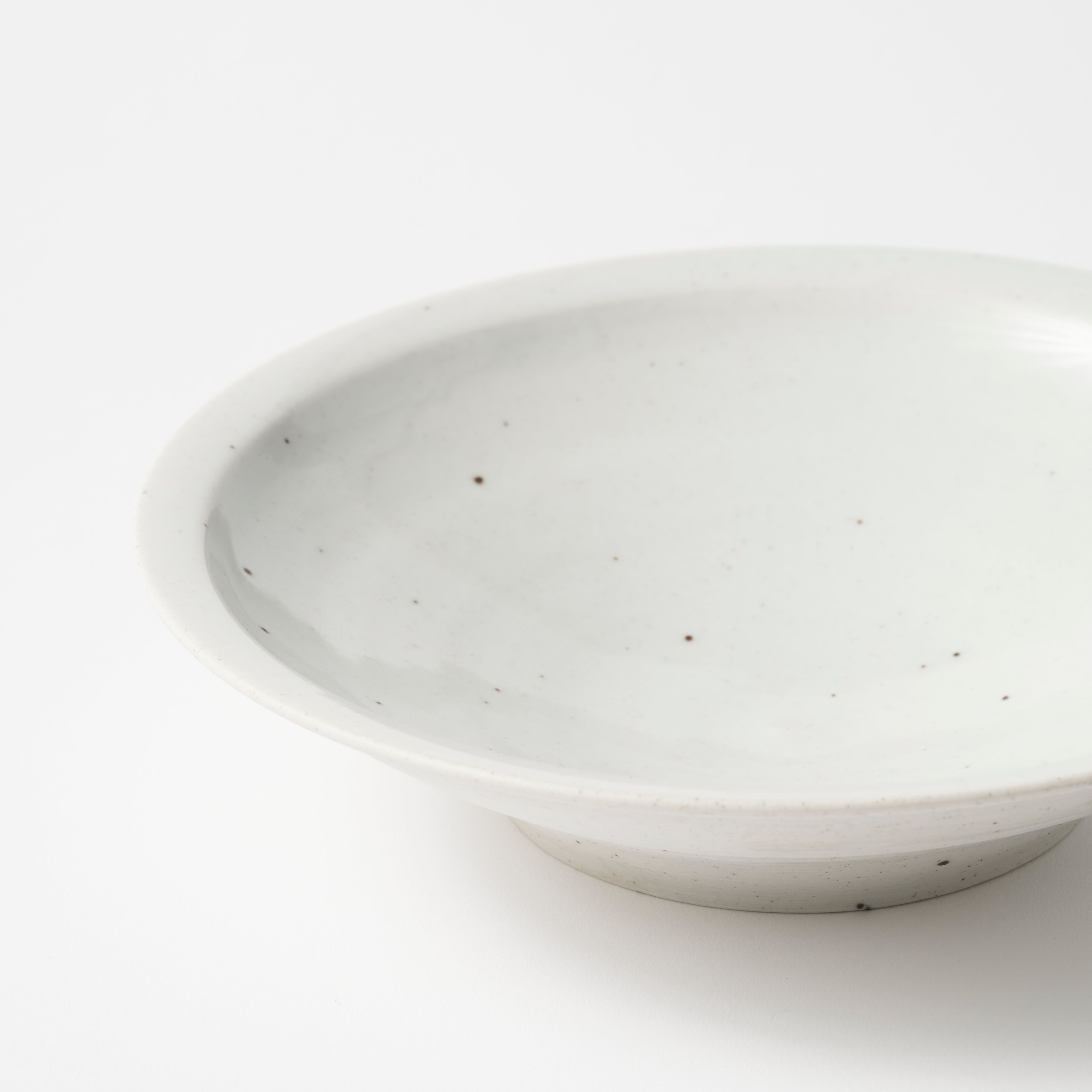 White Porcelain Plate / Kenta Nakazato