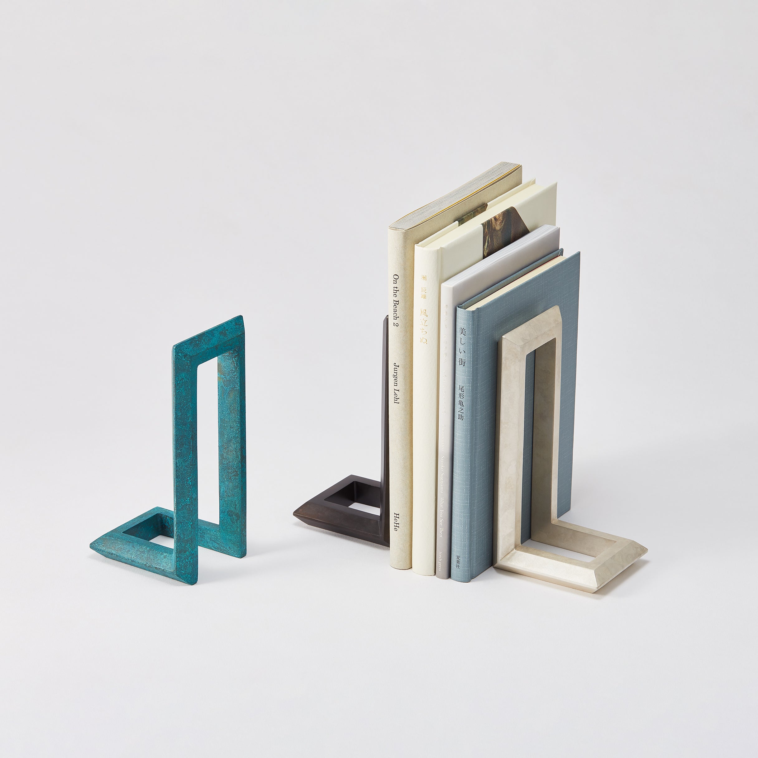 SHIN Bookend