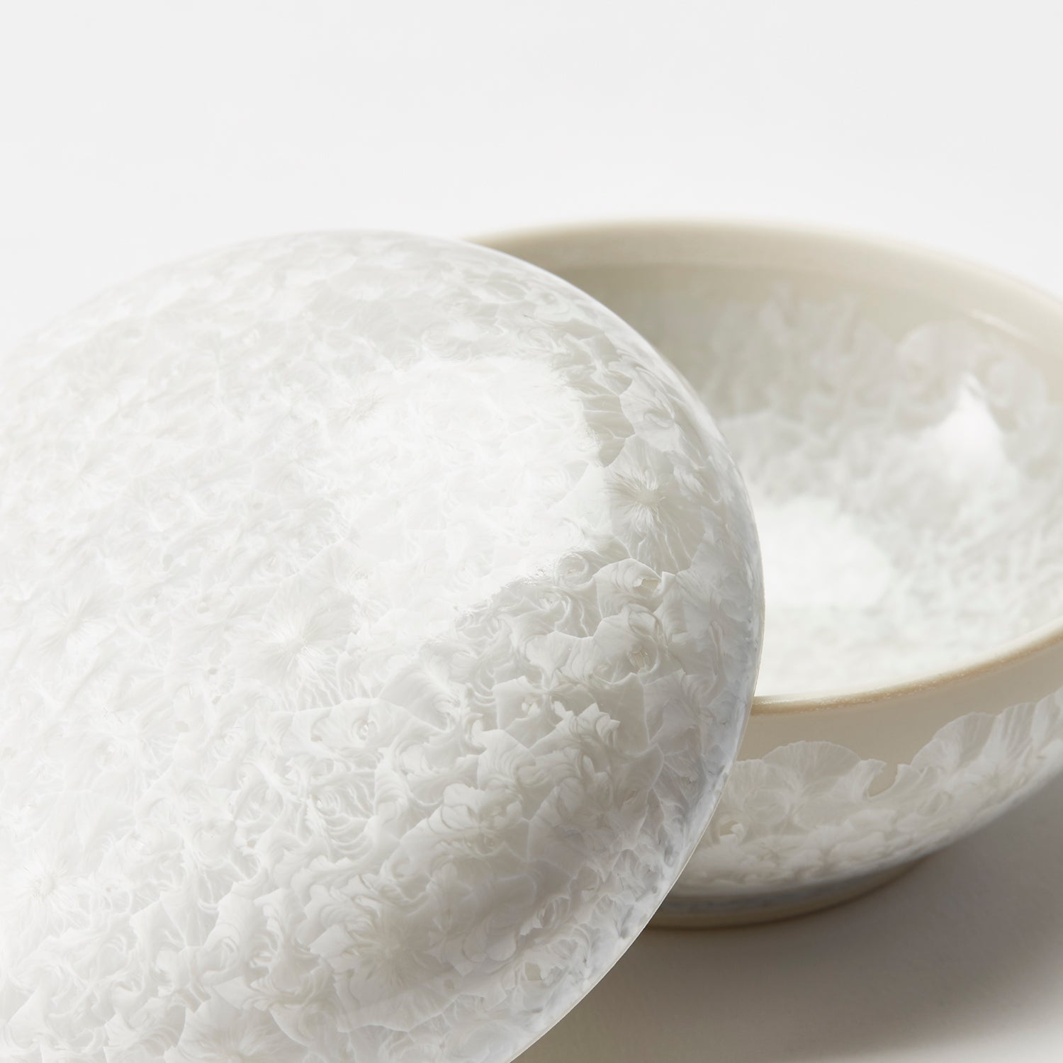 HanaKessho Container / White