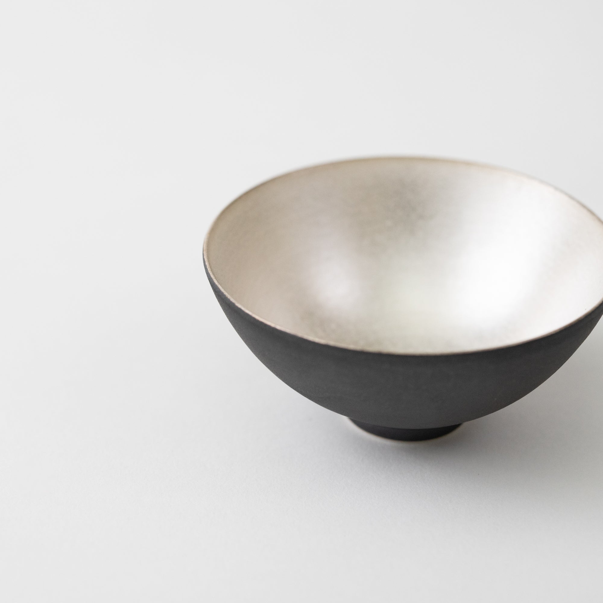 Sake/Tea Cup (Deep) / Black Glaze-Inner Ginsai
