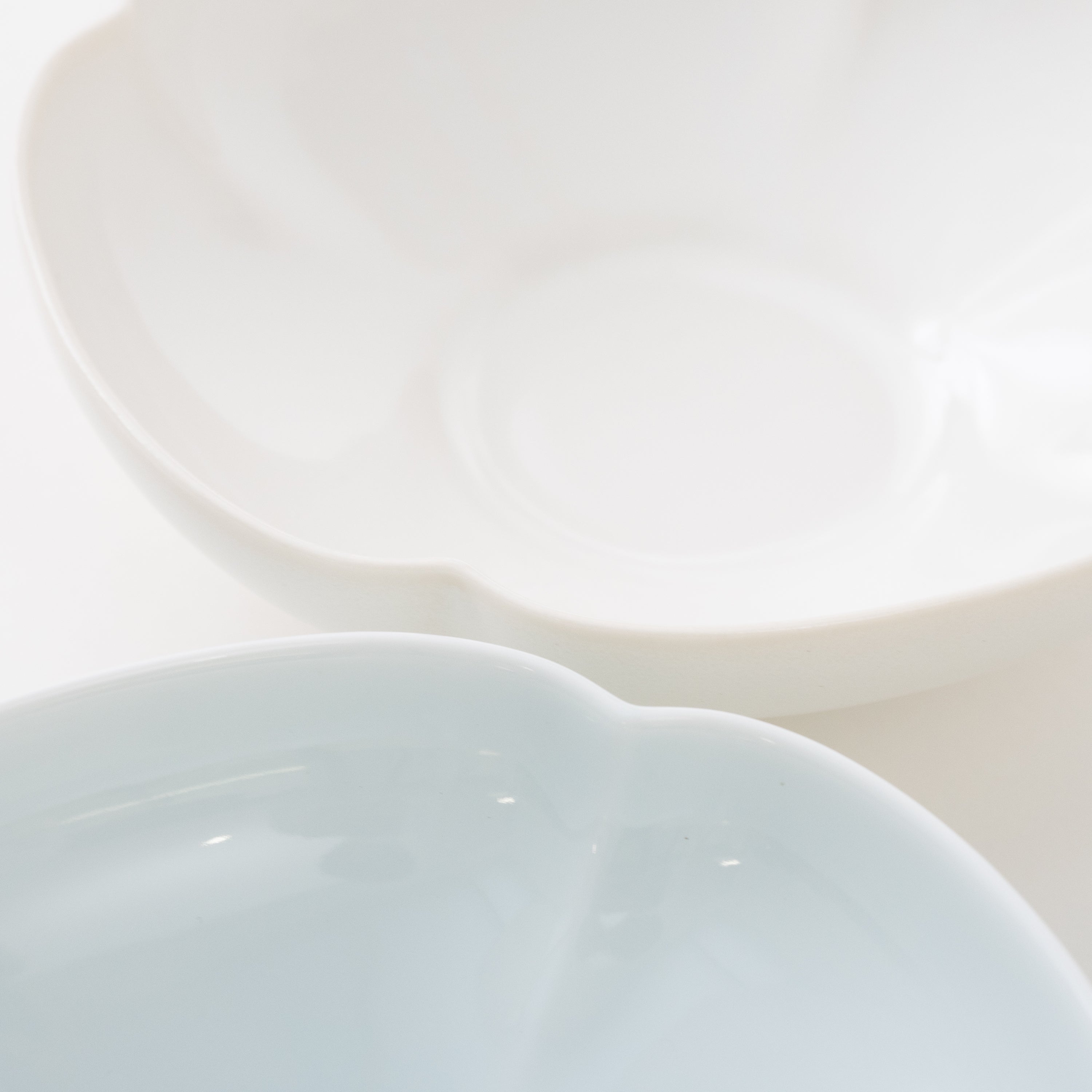 Mizu-Mizu Mokko Bowl Pair / Pale Blue & White