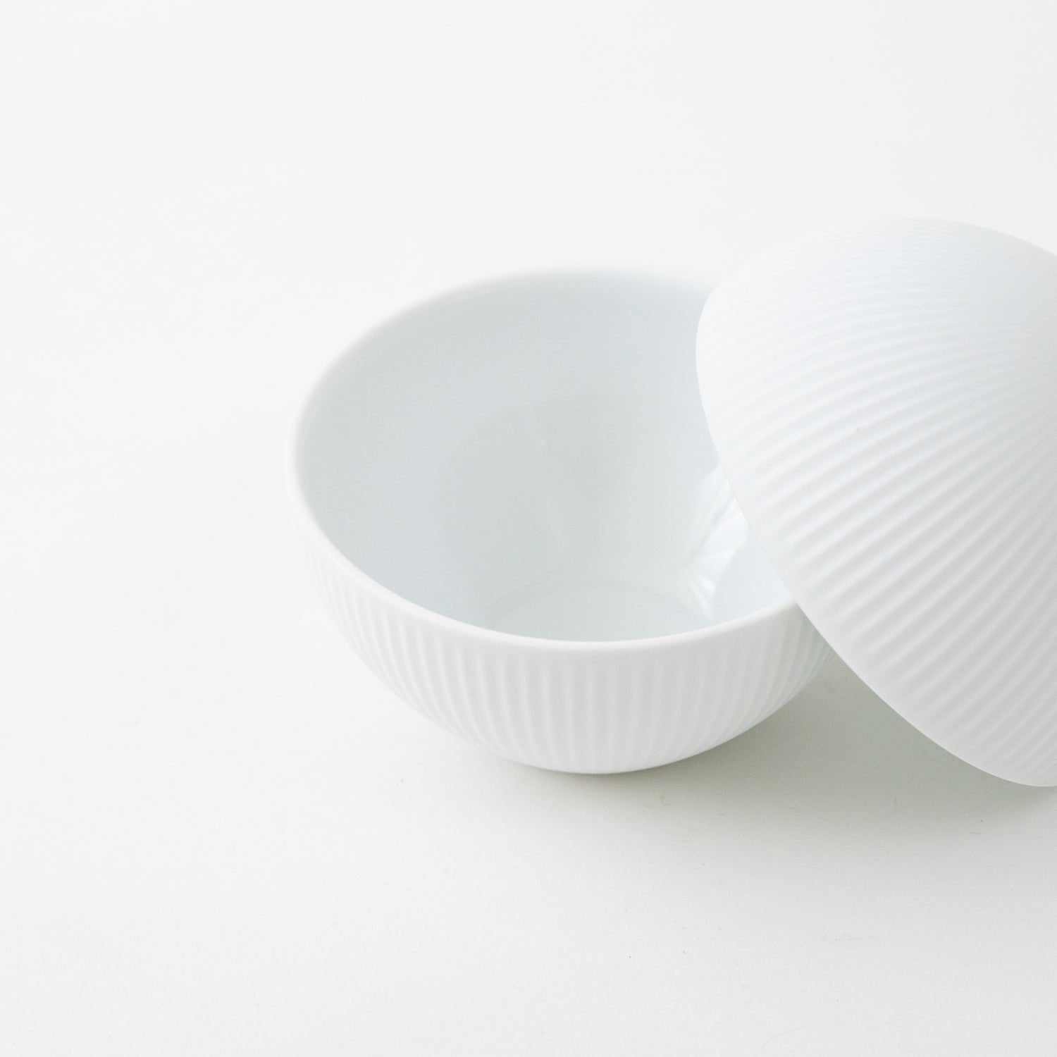 Bonbonnière / Matte White