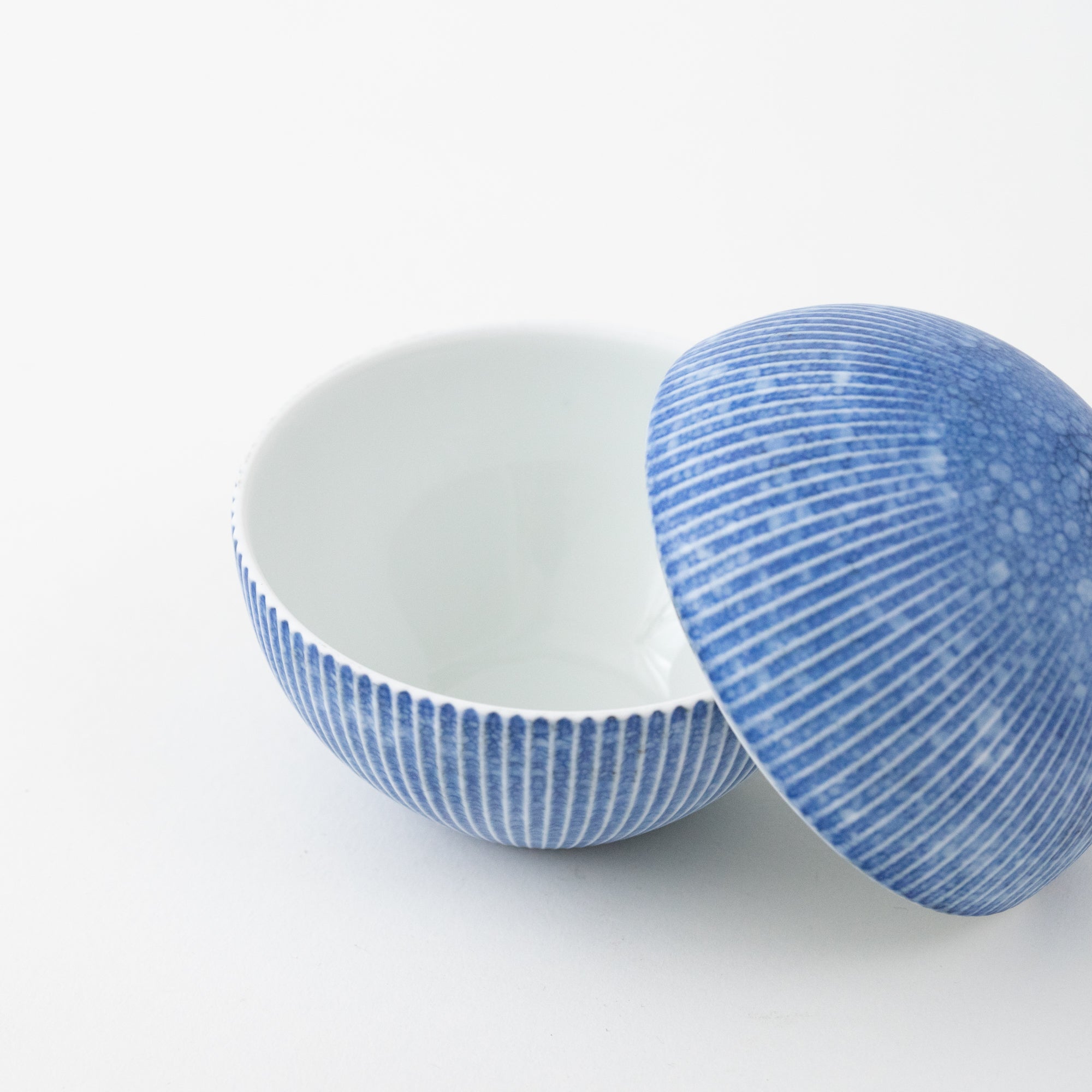 Bonbonnière / Cosmos Blue