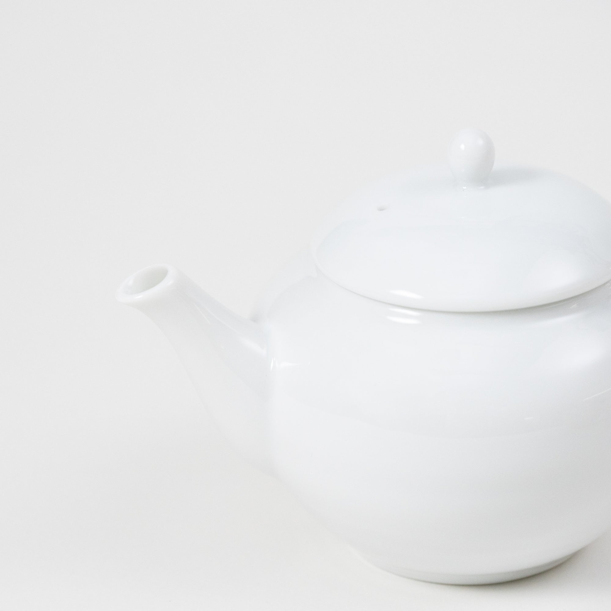 Cosaji Tea Pot & Small Tea Cups Set / White
