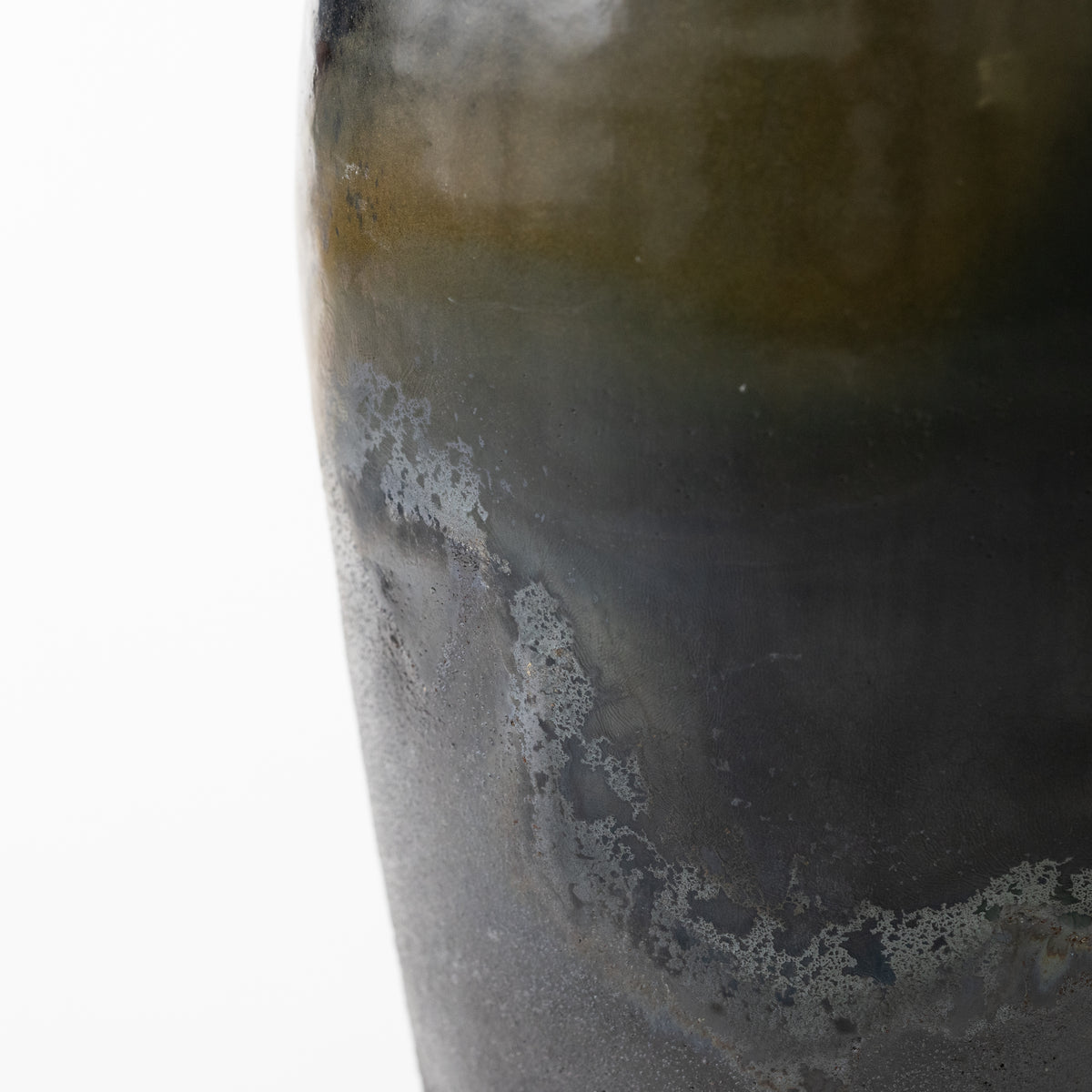 Kuro Arita Flower Vase / Eijiro Tokunaga