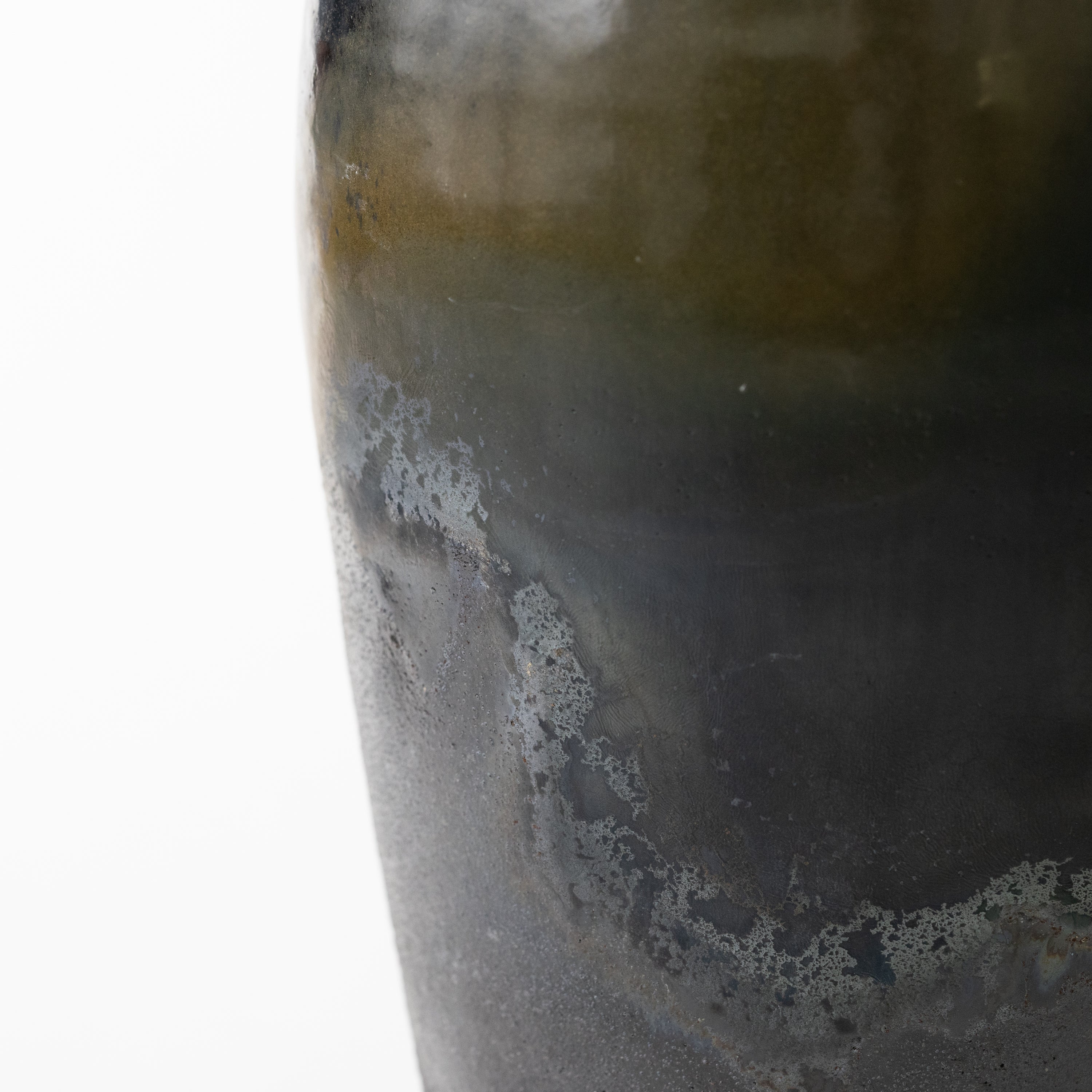 Kuro Arita Flower Vase / Eijiro Tokunaga