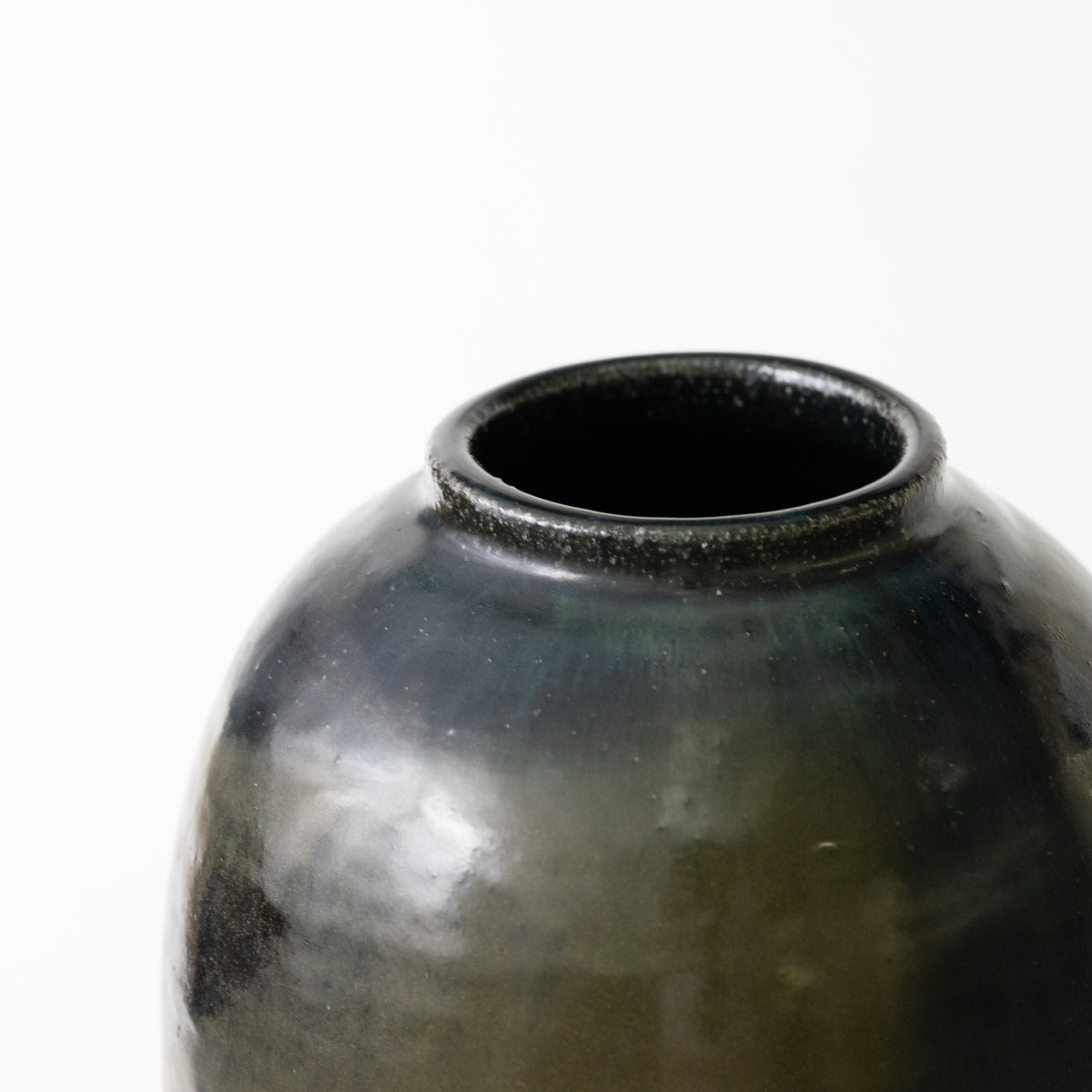 Kuro Arita Flower Vase / Eijiro Tokunaga