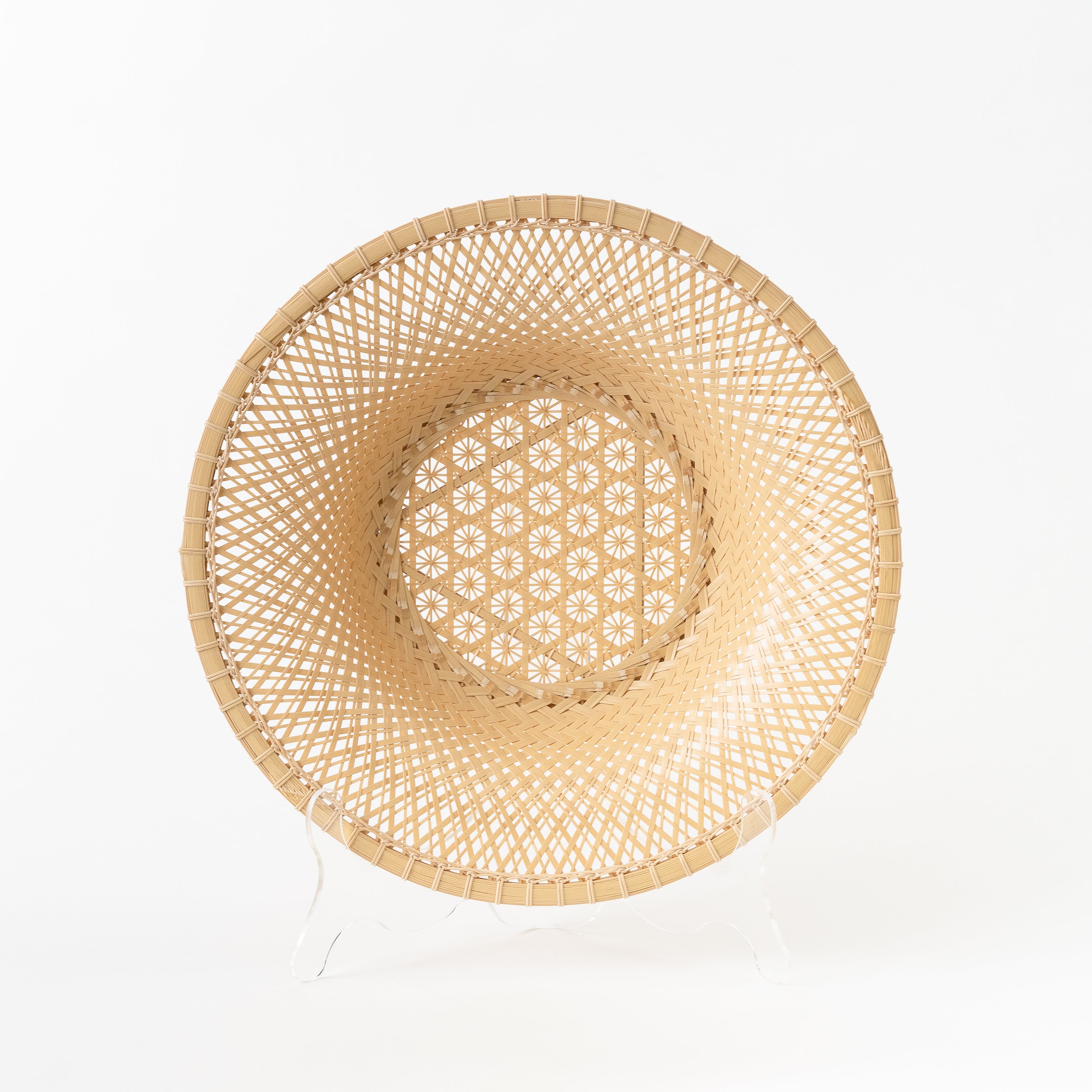 Shira-take Chrysanthemum Basin Hinata / Chiemi Ogura