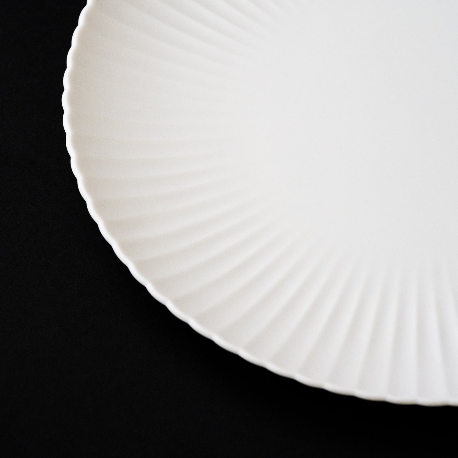 Chrysanthemum Plate / 27cm