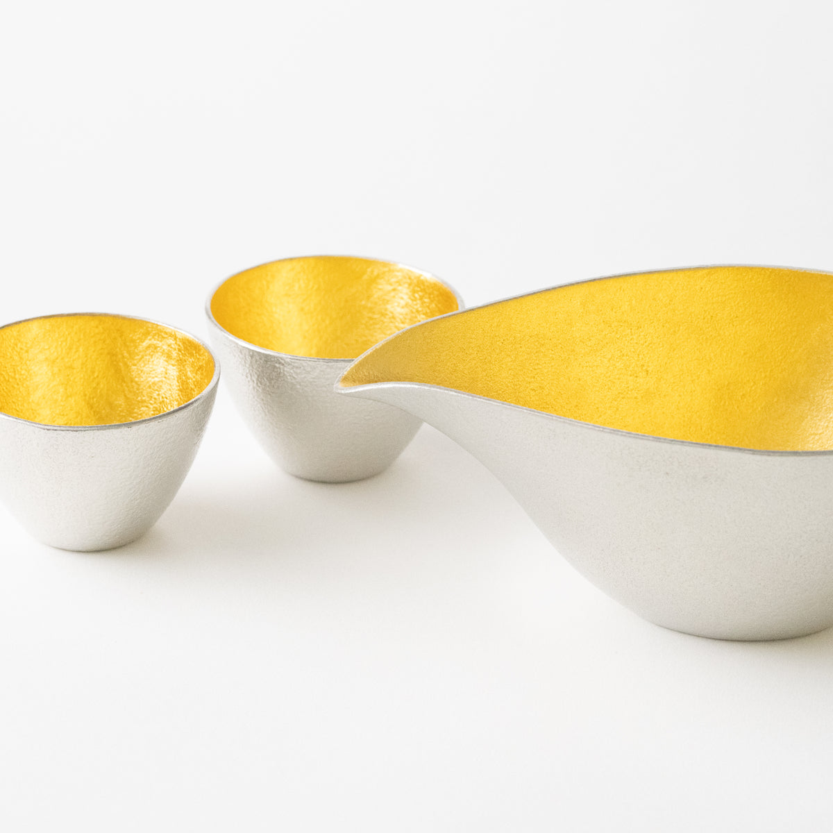 Sake Set in Wooden Box / Gold