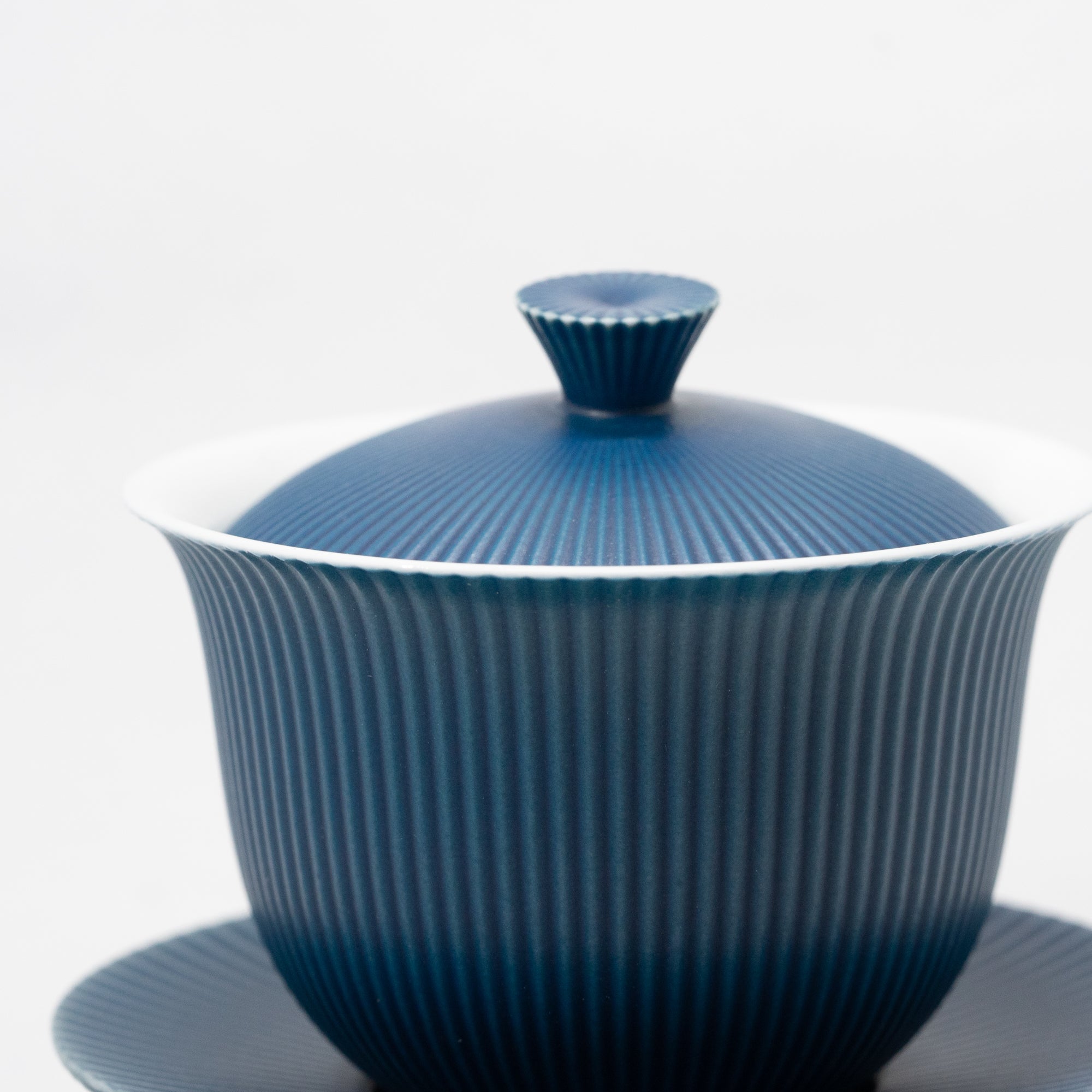 Shinogi Tea Cup with Lid & Saucer / Matte Blue