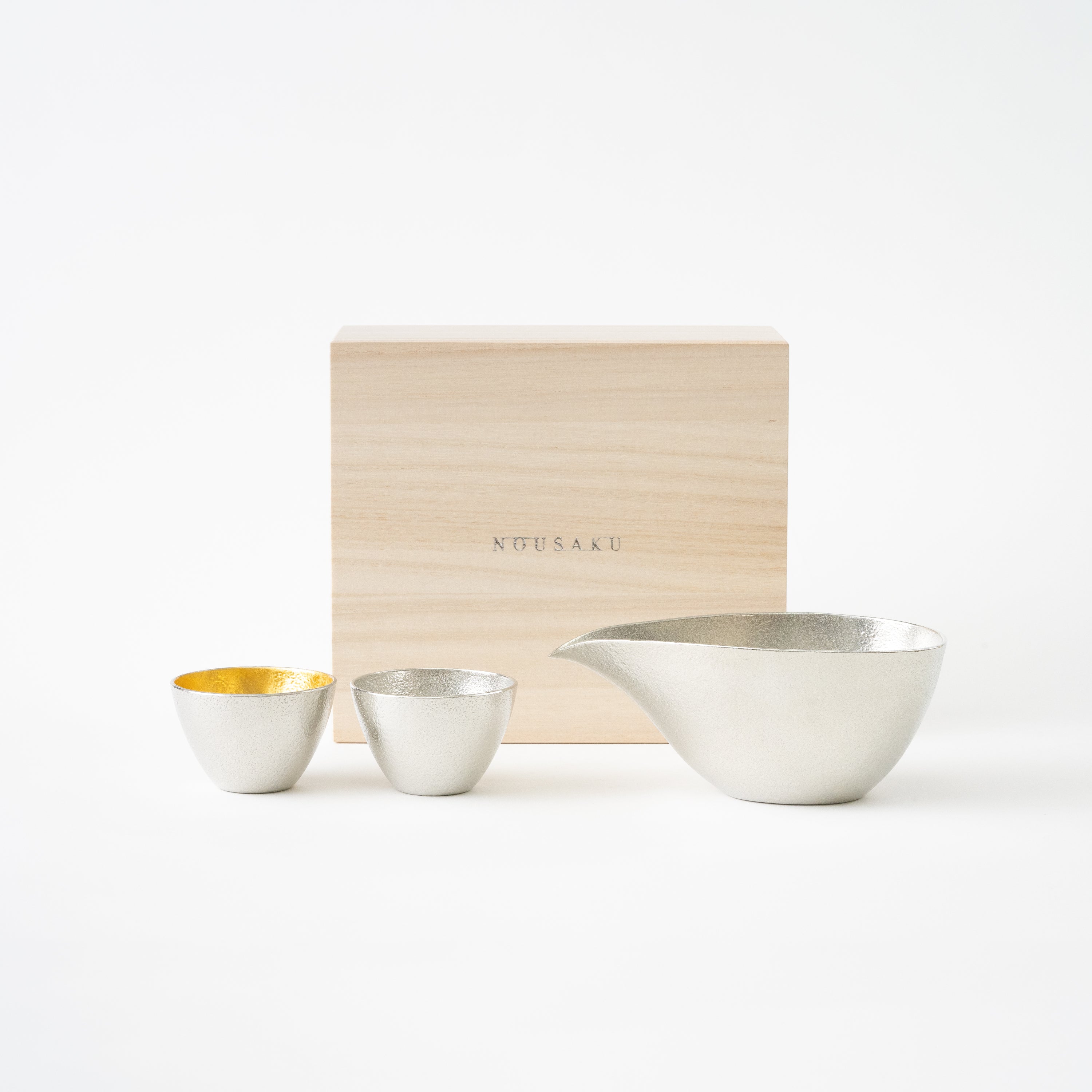 Sake Set in Wooden Box / Gold & Silver