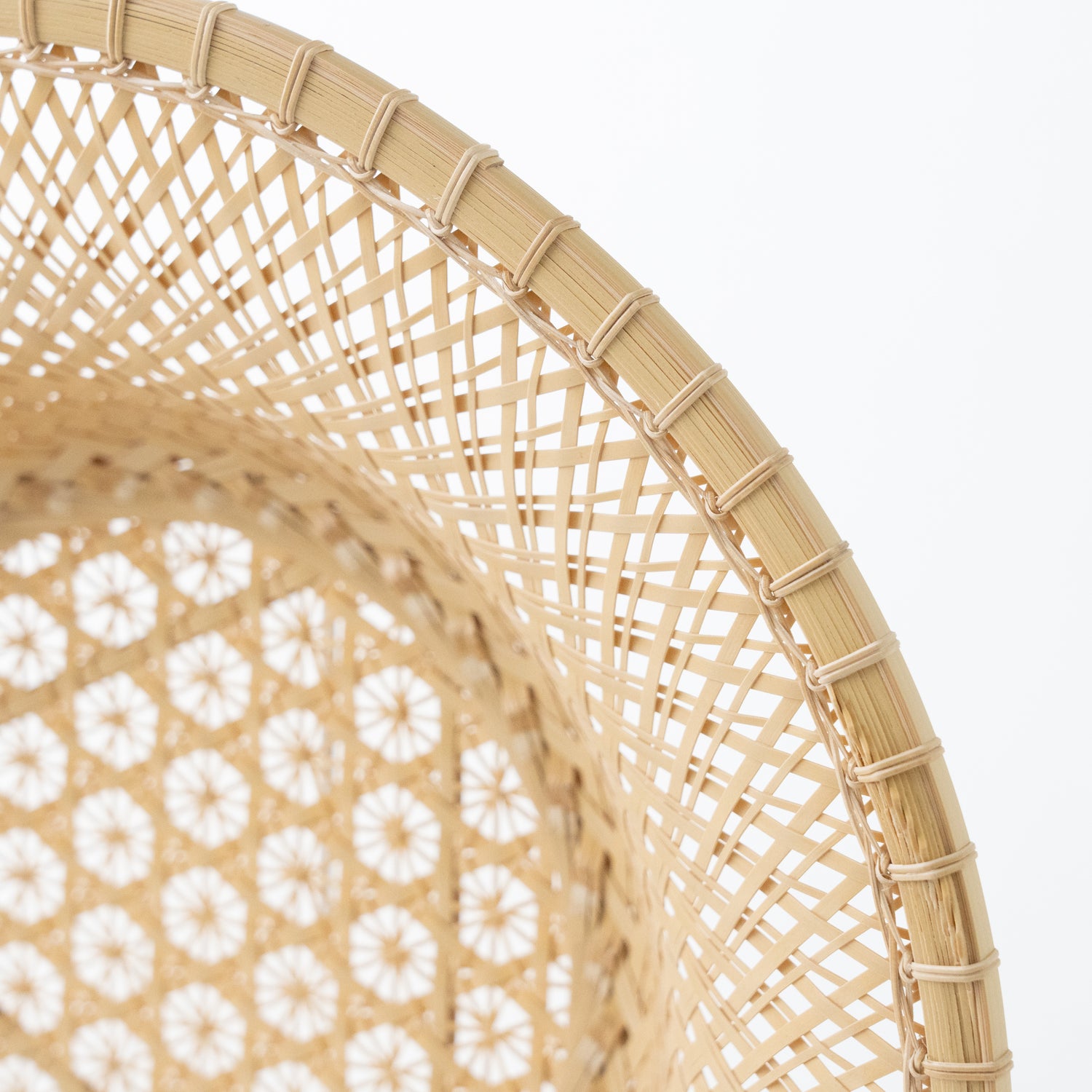 Shira-take Chrysanthemum Basin Hinata / Chiemi Ogura