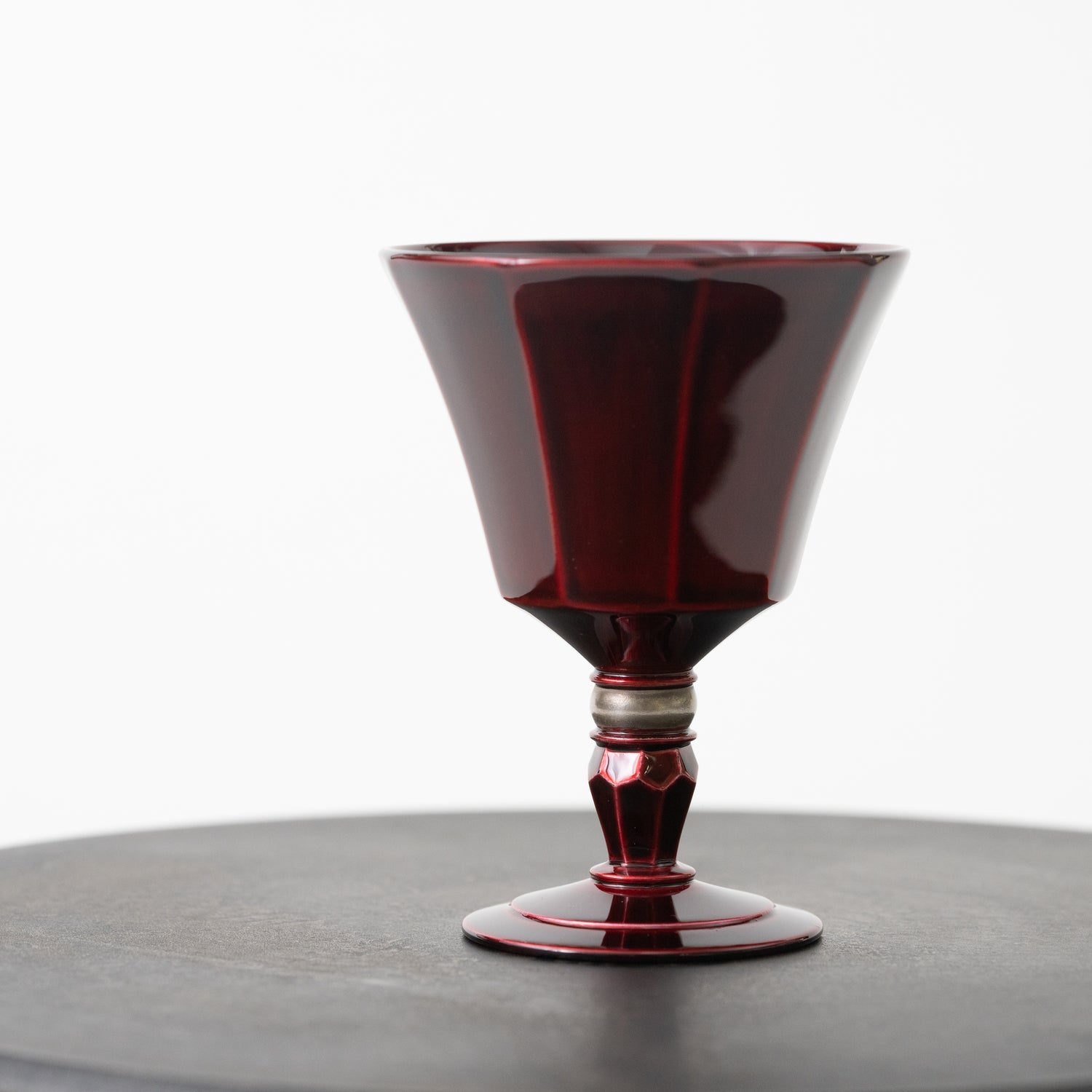 Aizu Tamamushi-nuri Stemmed Sake Cup / Takao Togashi