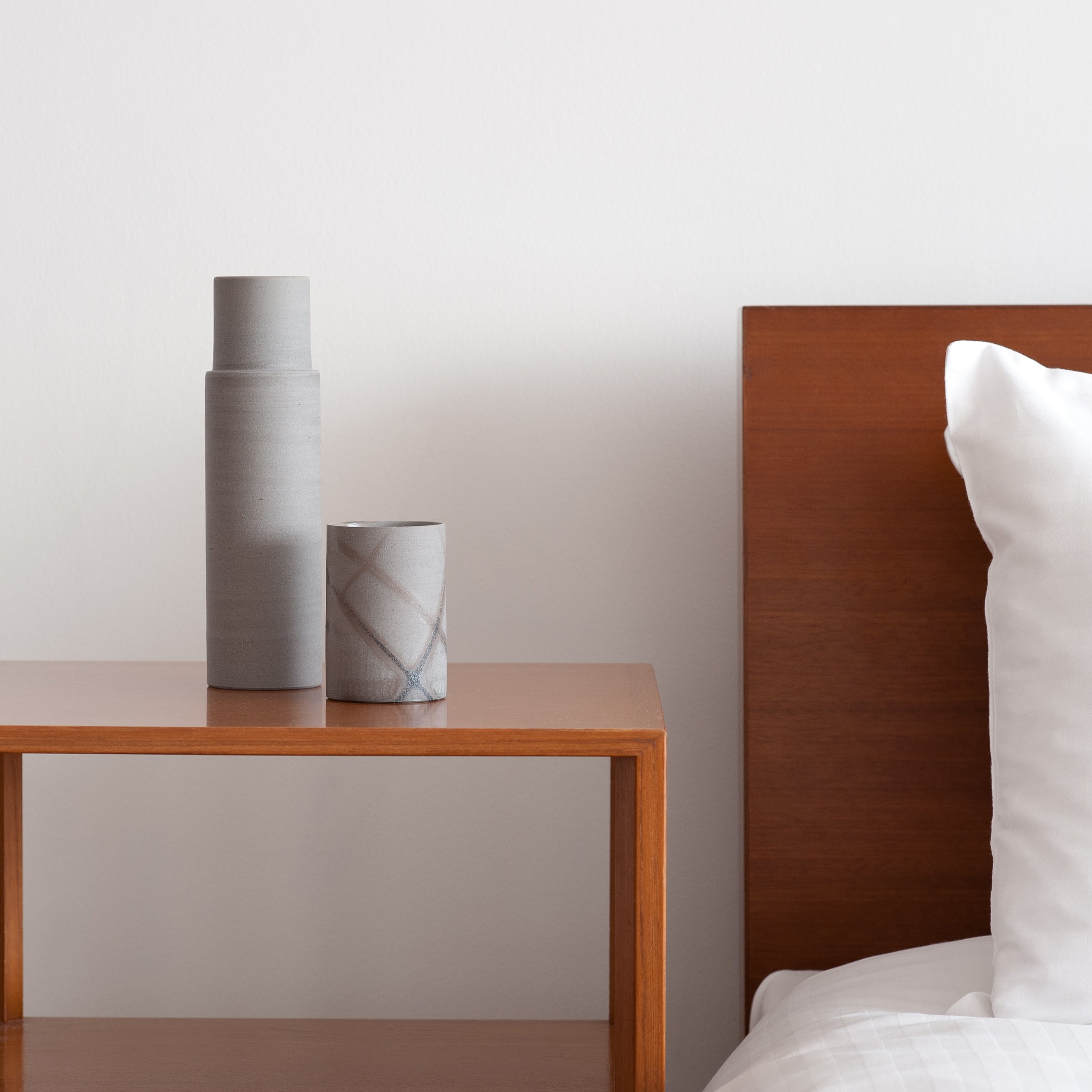 Hiiro Water Carafe / Grey