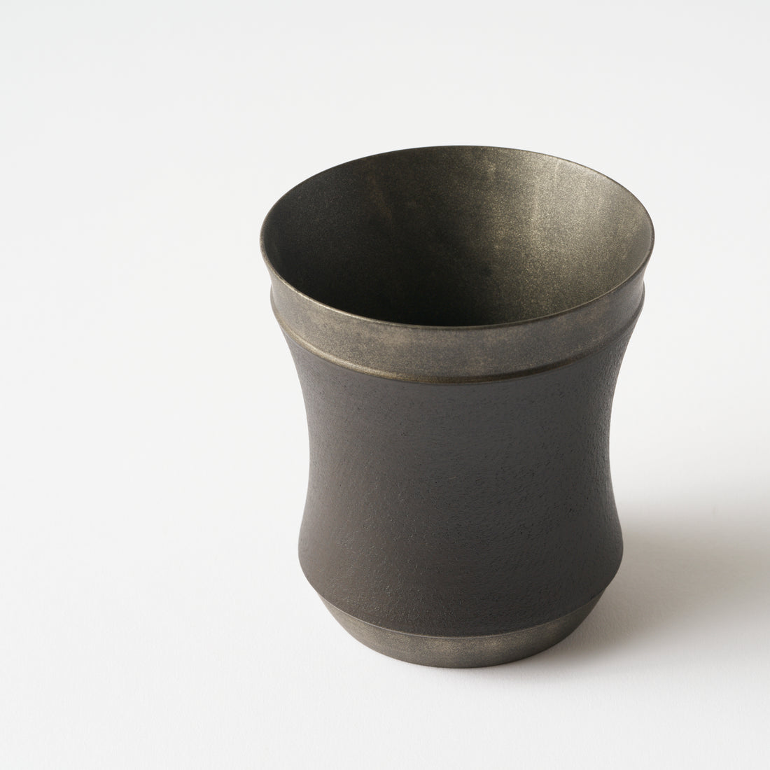 Tetsu-ji Cup (L) / Takao Togashi