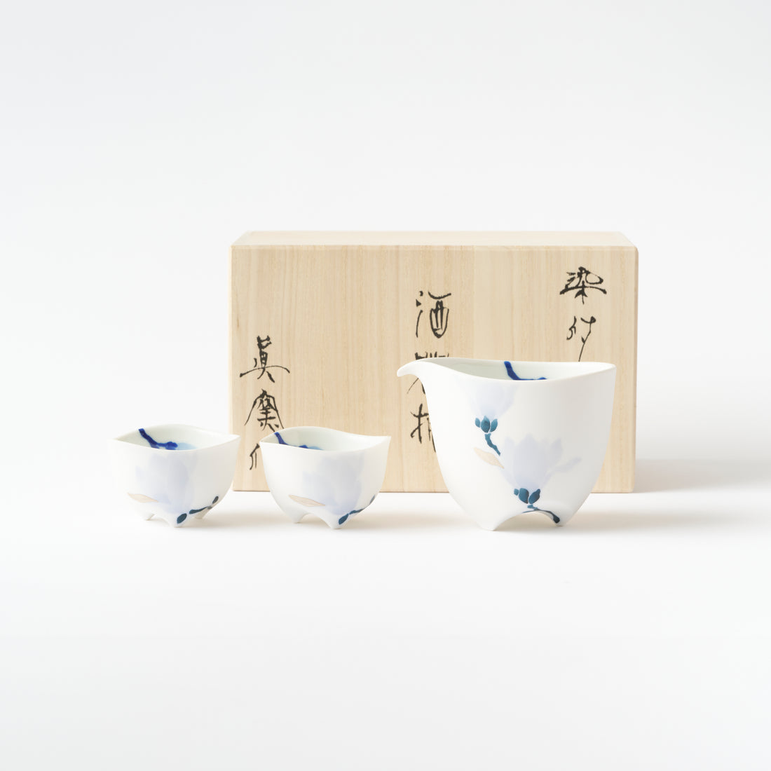 Magnolia Tripod Sake Set