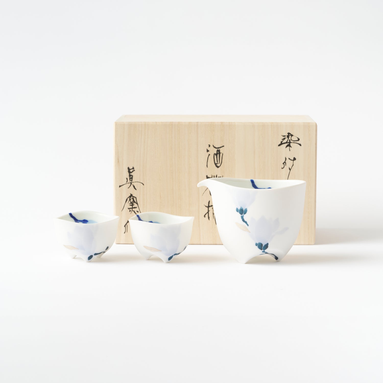 Magnolia Tripod Sake Set