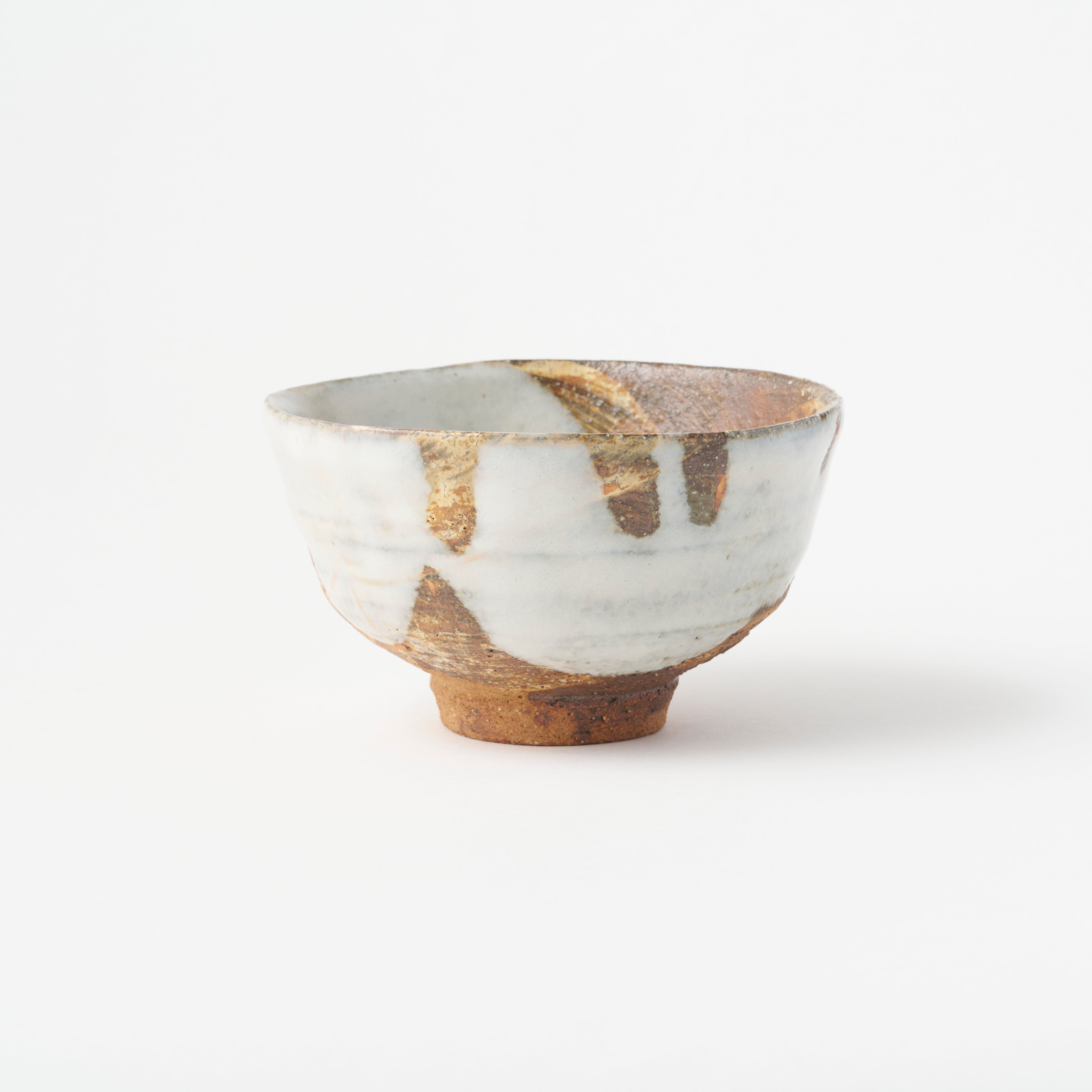 Hakeme Tea Bowl with White Glaze in Box / Shinbe Sakakura XVI