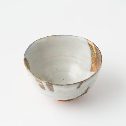 Hakeme Tea Bowl with White Glaze in Box / Shinbe Sakakura XVI