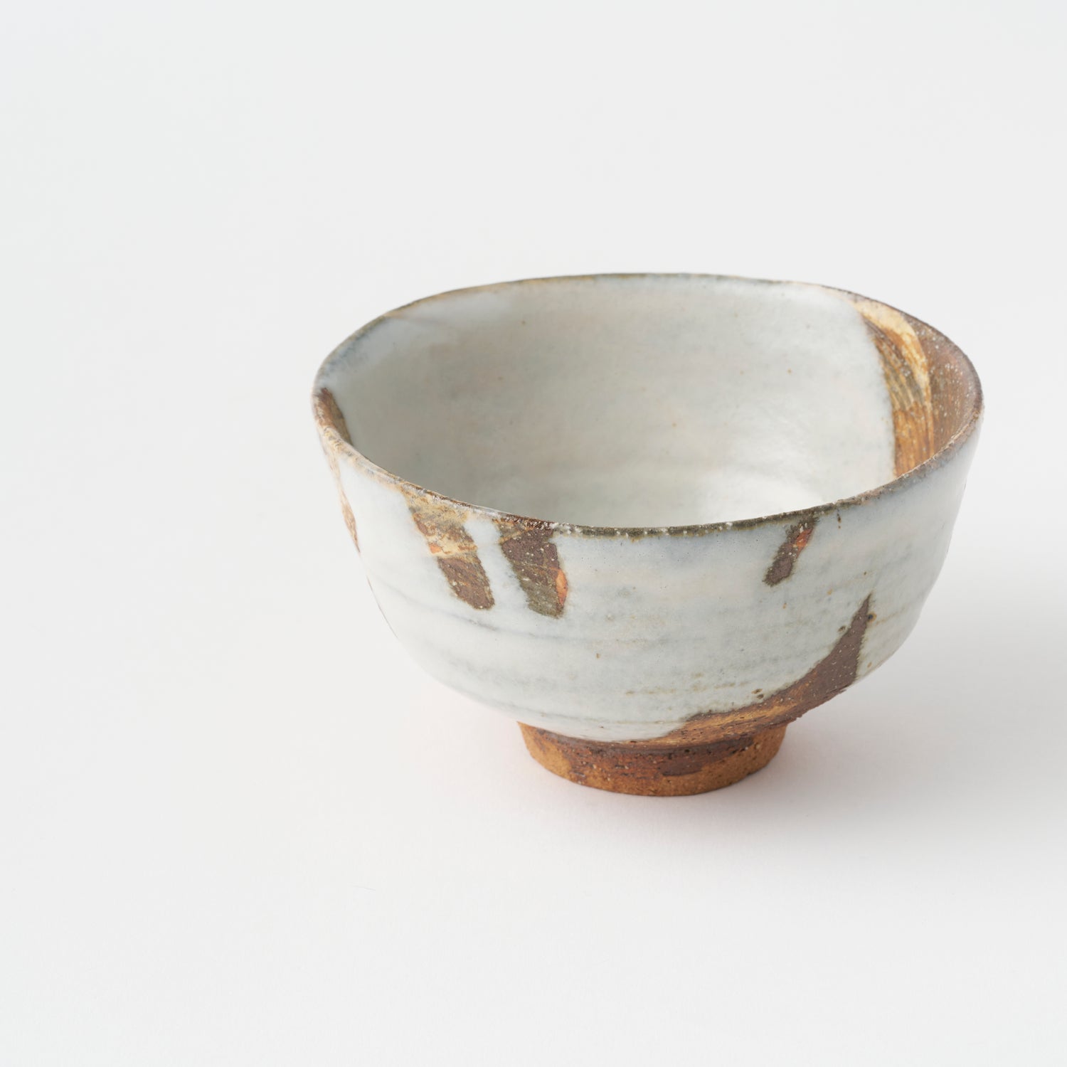 Hakeme Tea Bowl with White Glaze in Box / Shinbe Sakakura XVI