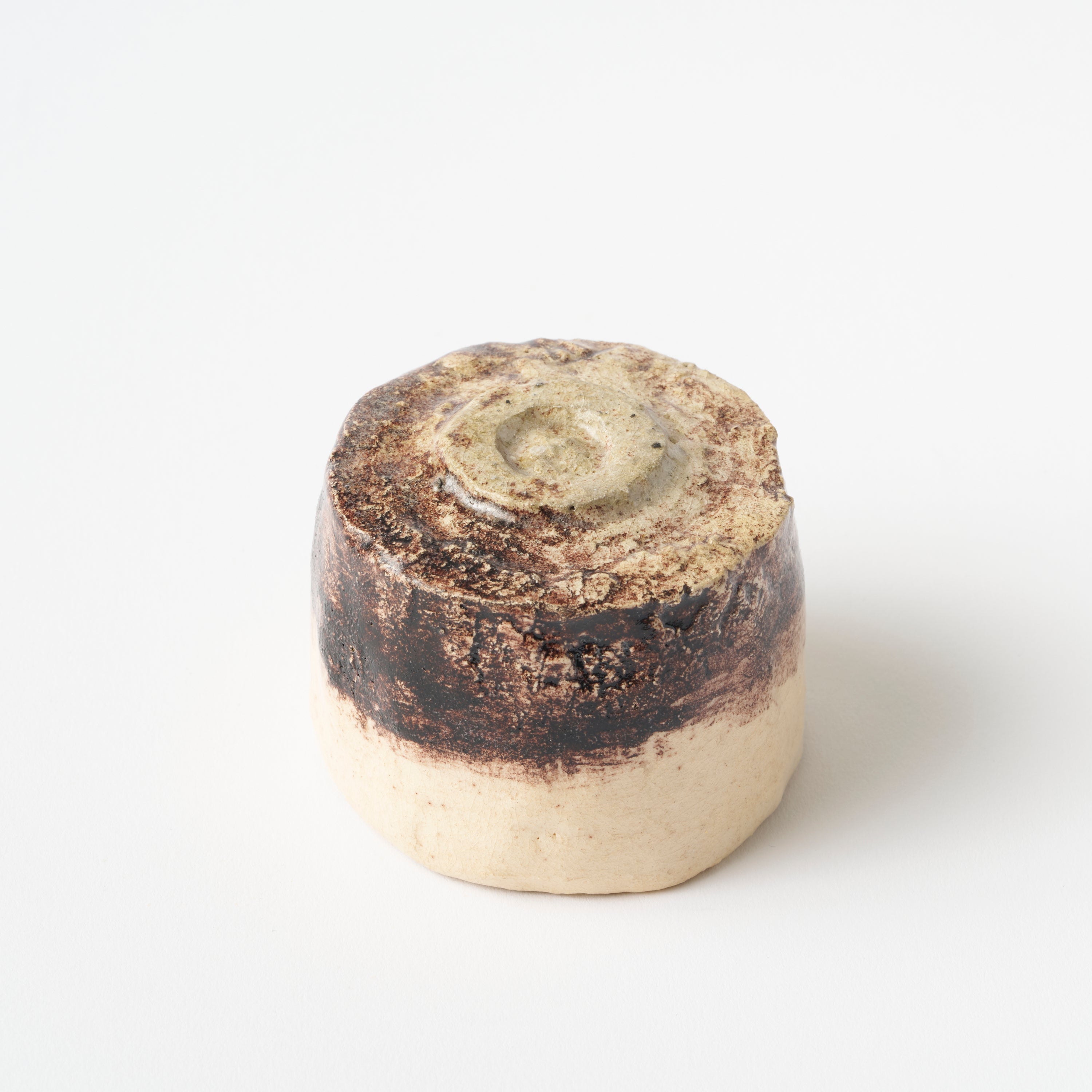 White Raku Sake Cup (Fujisan) / Hideki Yanashita