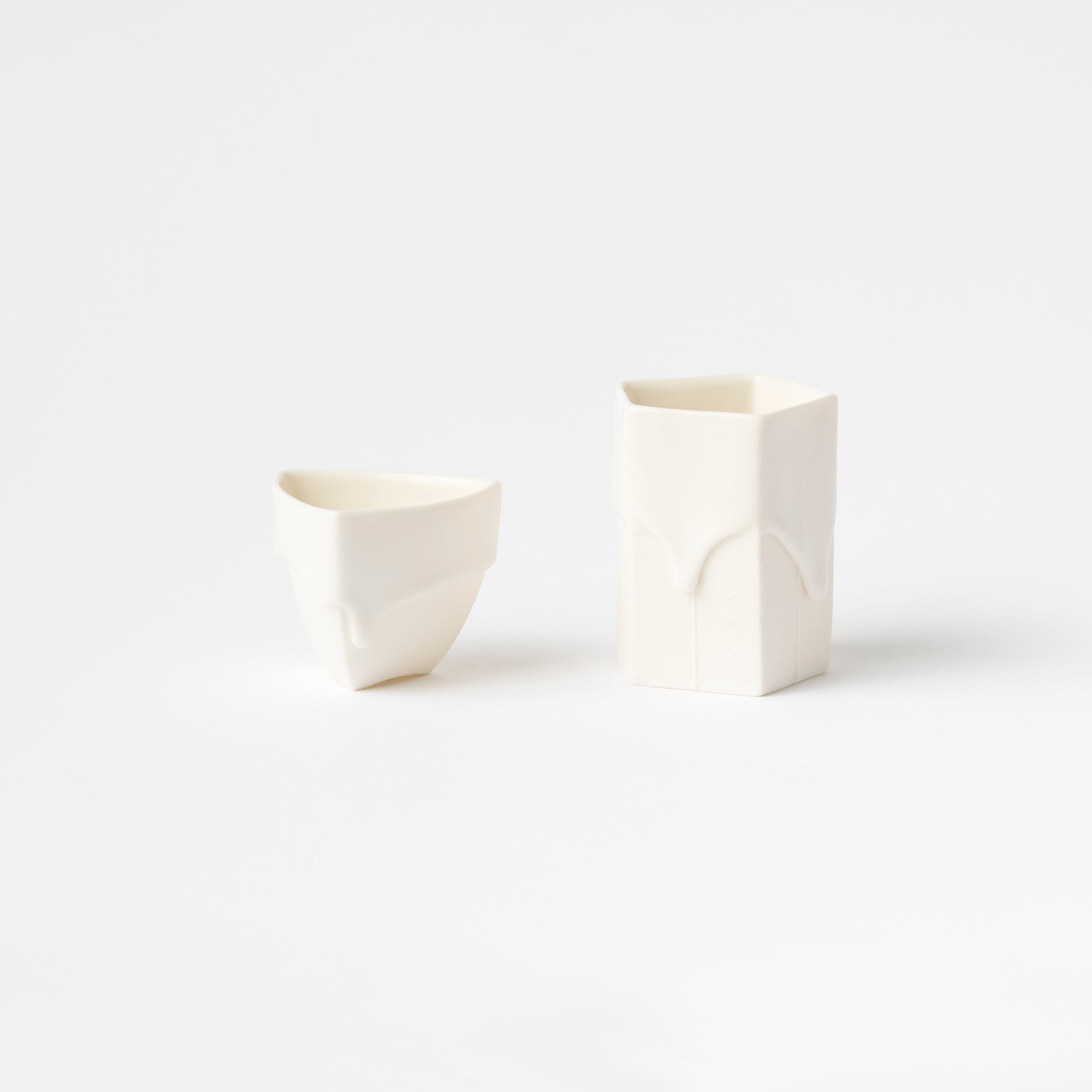 Dip White Sake Cup (Leaf) / Ryosuke Ando