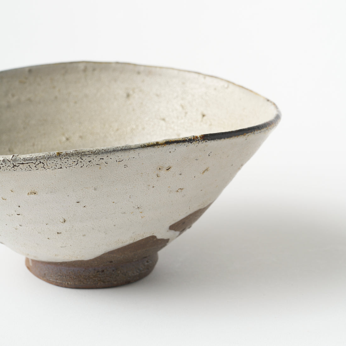 No.3 White Karatsu Kawakujira Tea Bowl / Raizan Yasunaga