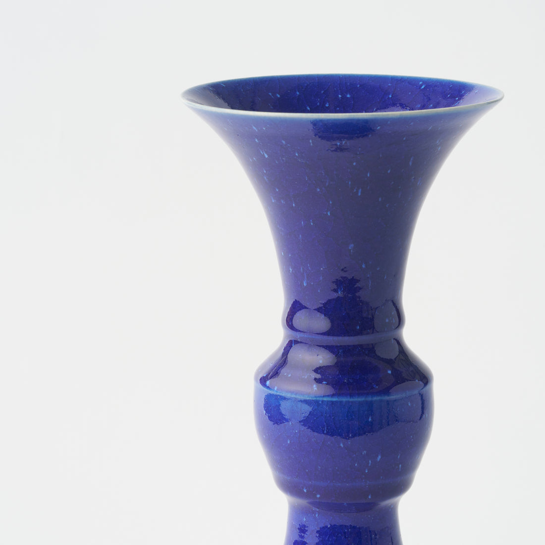 Azure Flower Vase / Takeshi Imaizumi