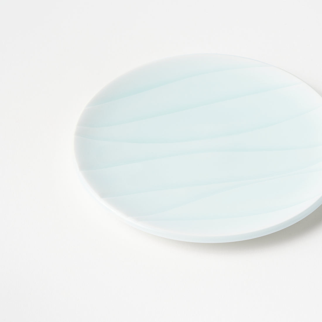 Swayed Plate / Hiroshi Taruta